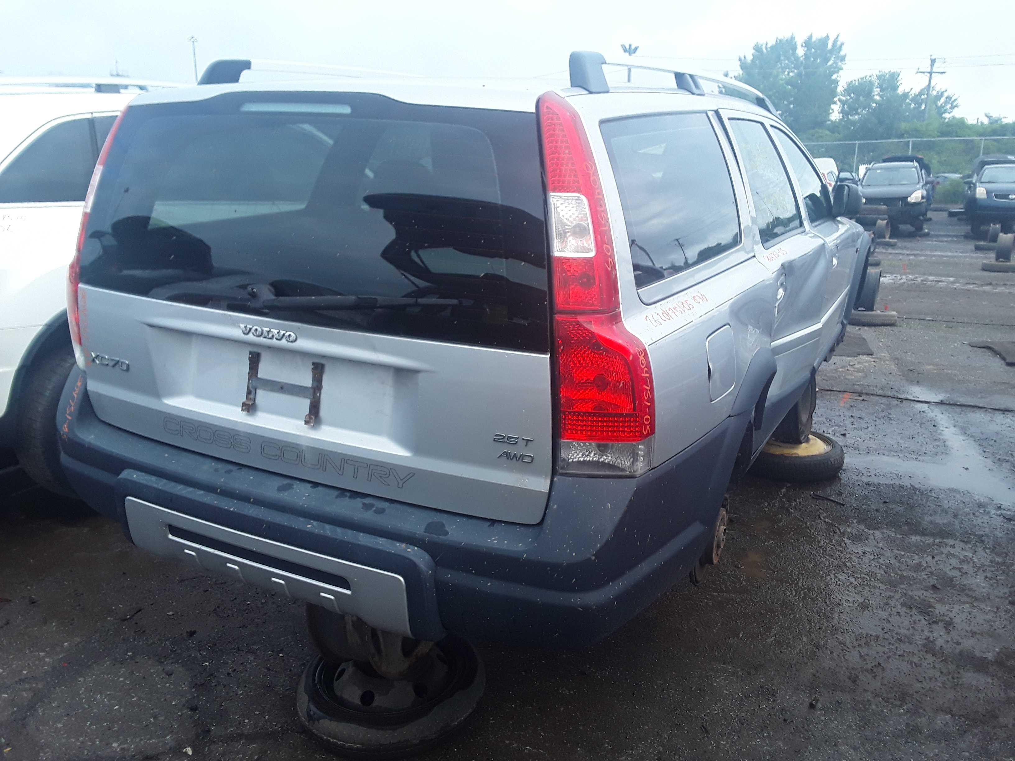 VOLVO XC70 2005