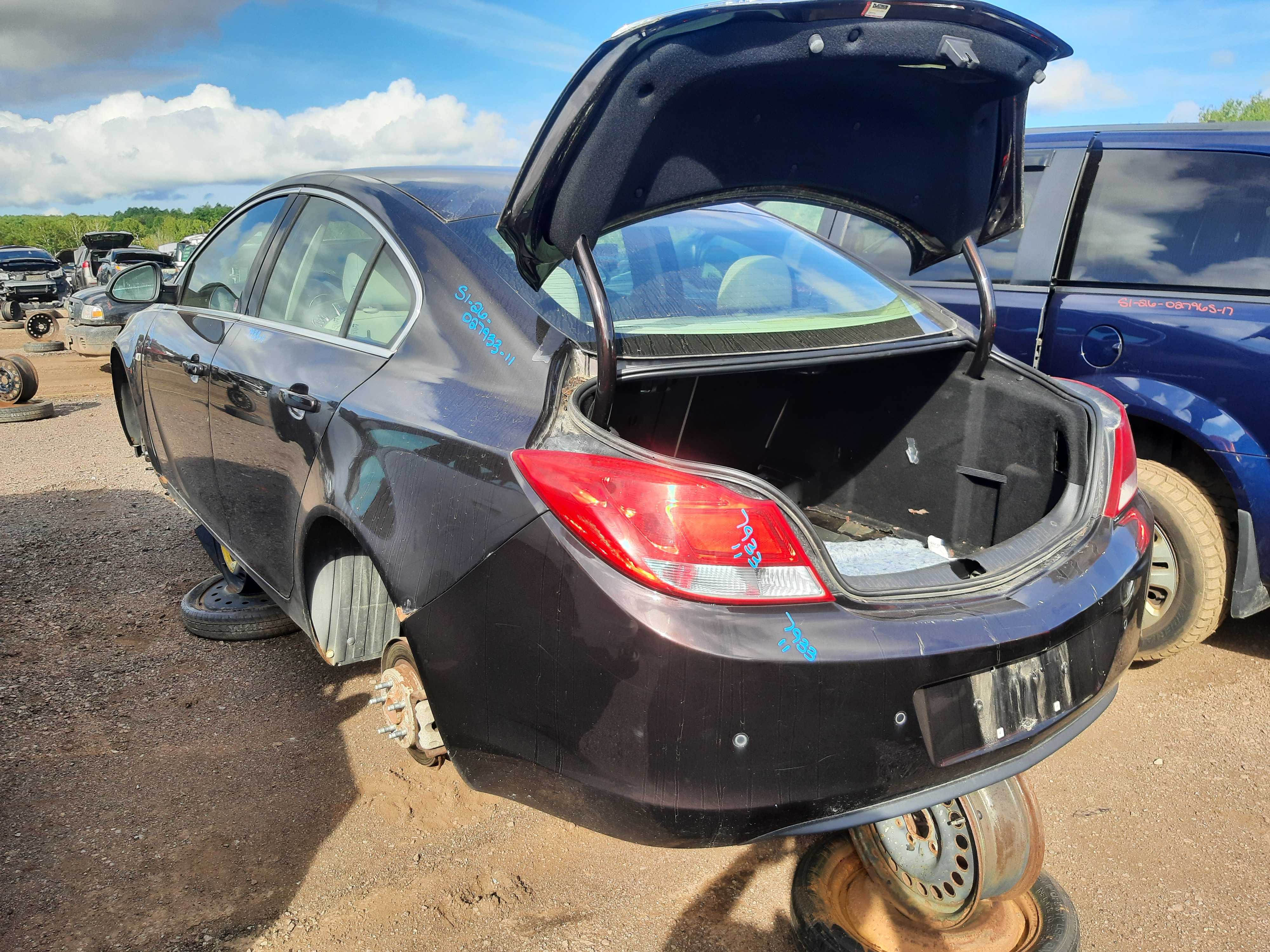 BUICK REGAL 2011