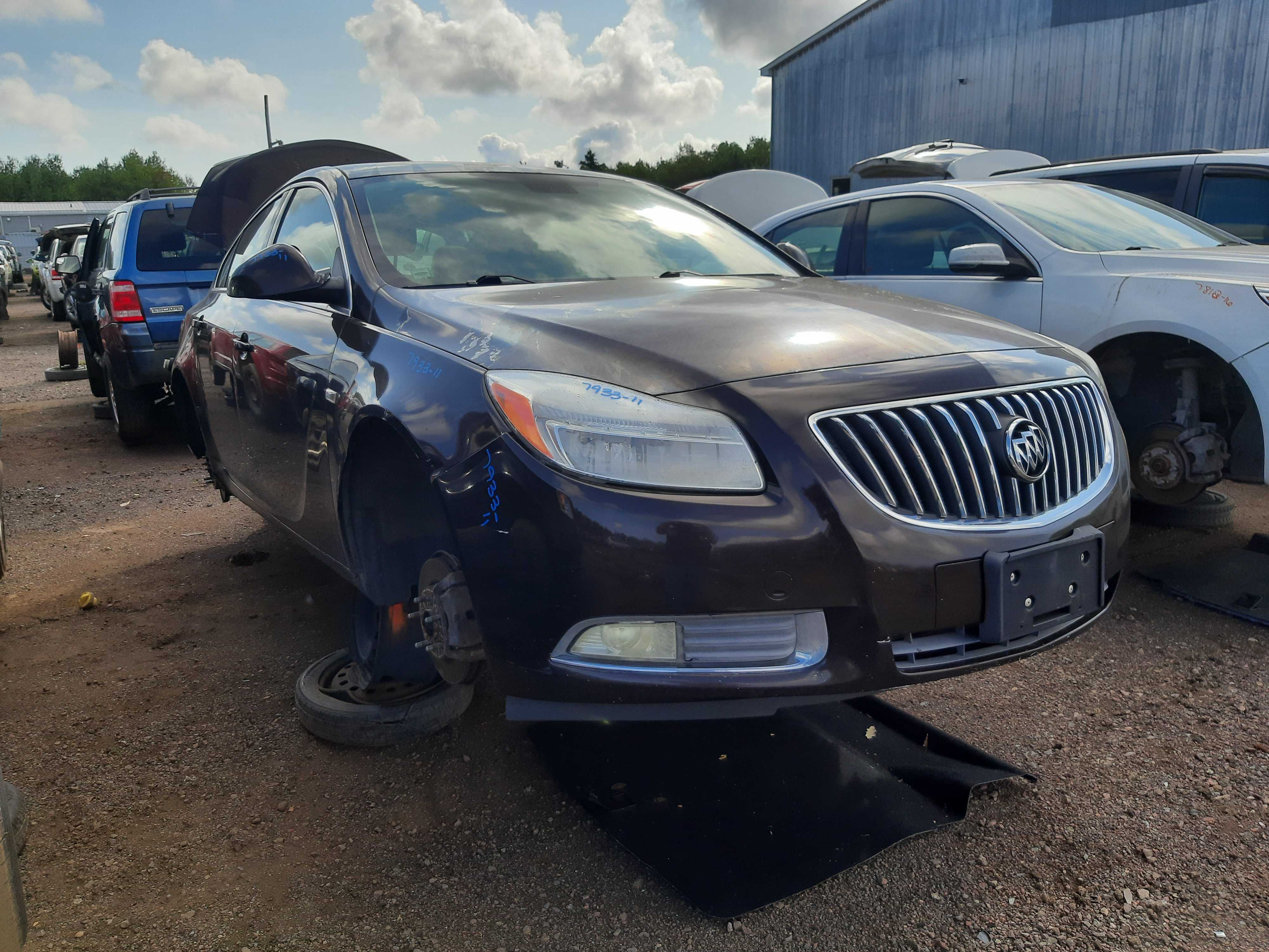 BUICK REGAL 2011