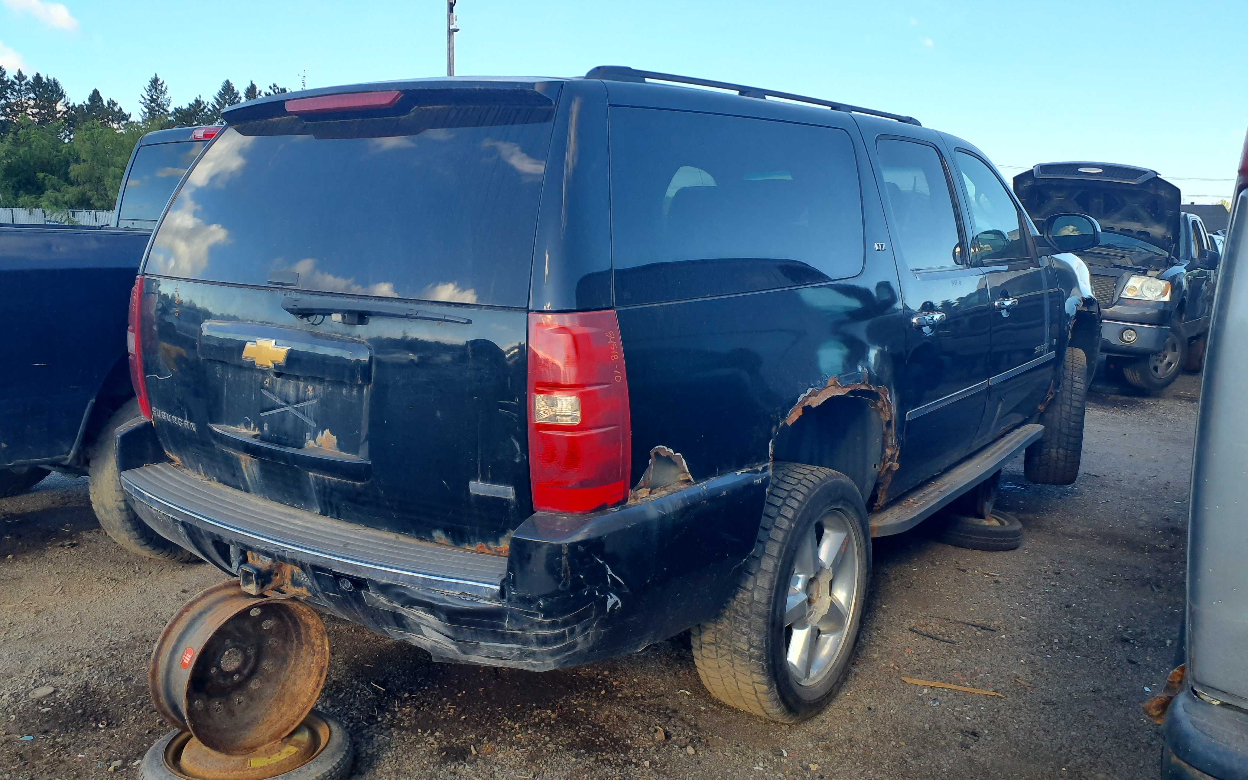 CHEVROLET SUBURBAN 2010