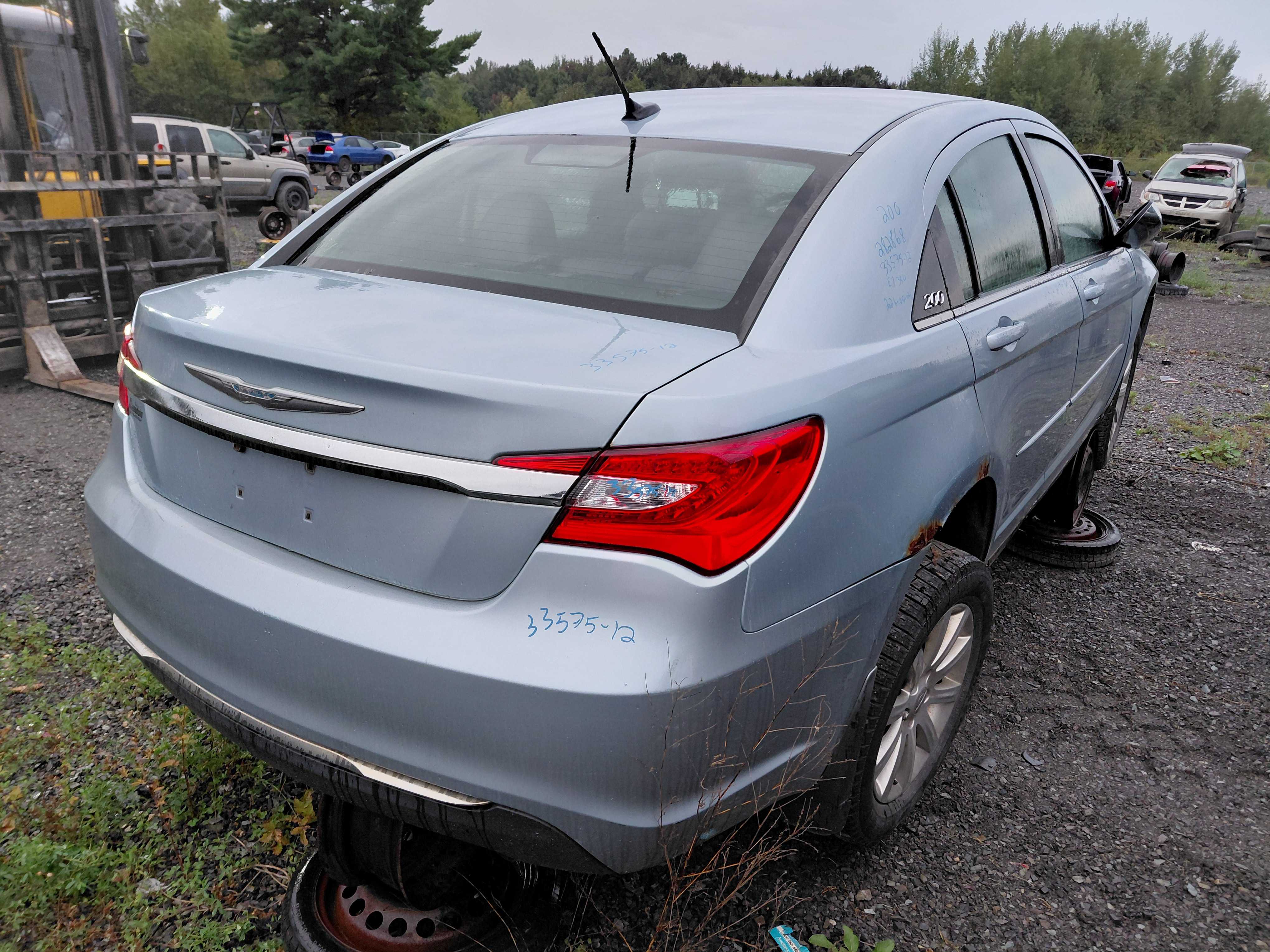 CHRYSLER 200 2012