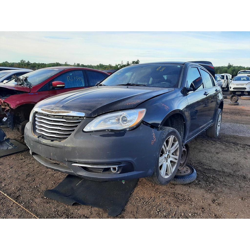 CHRYSLER 200 2013