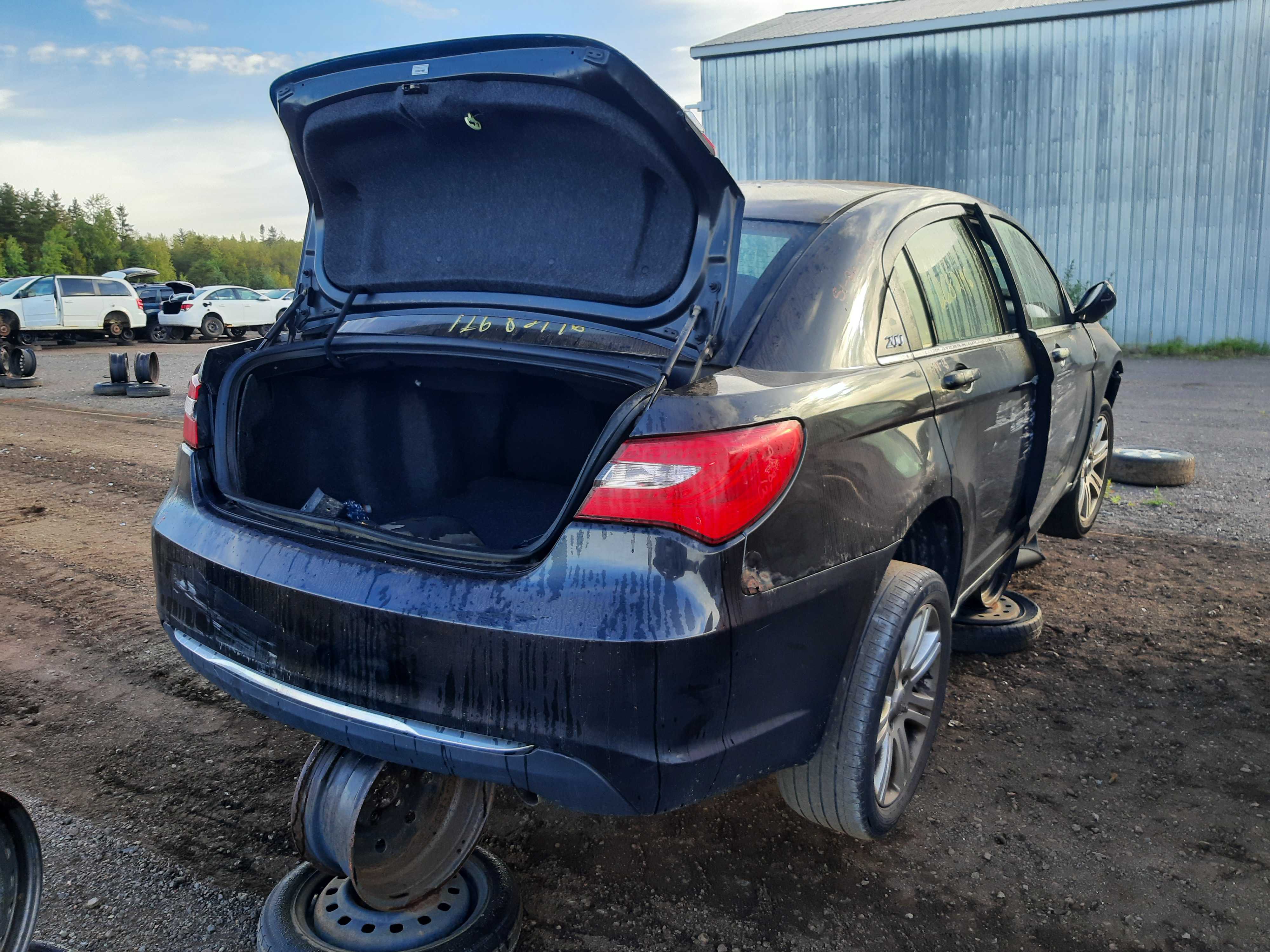 CHRYSLER 200 2013