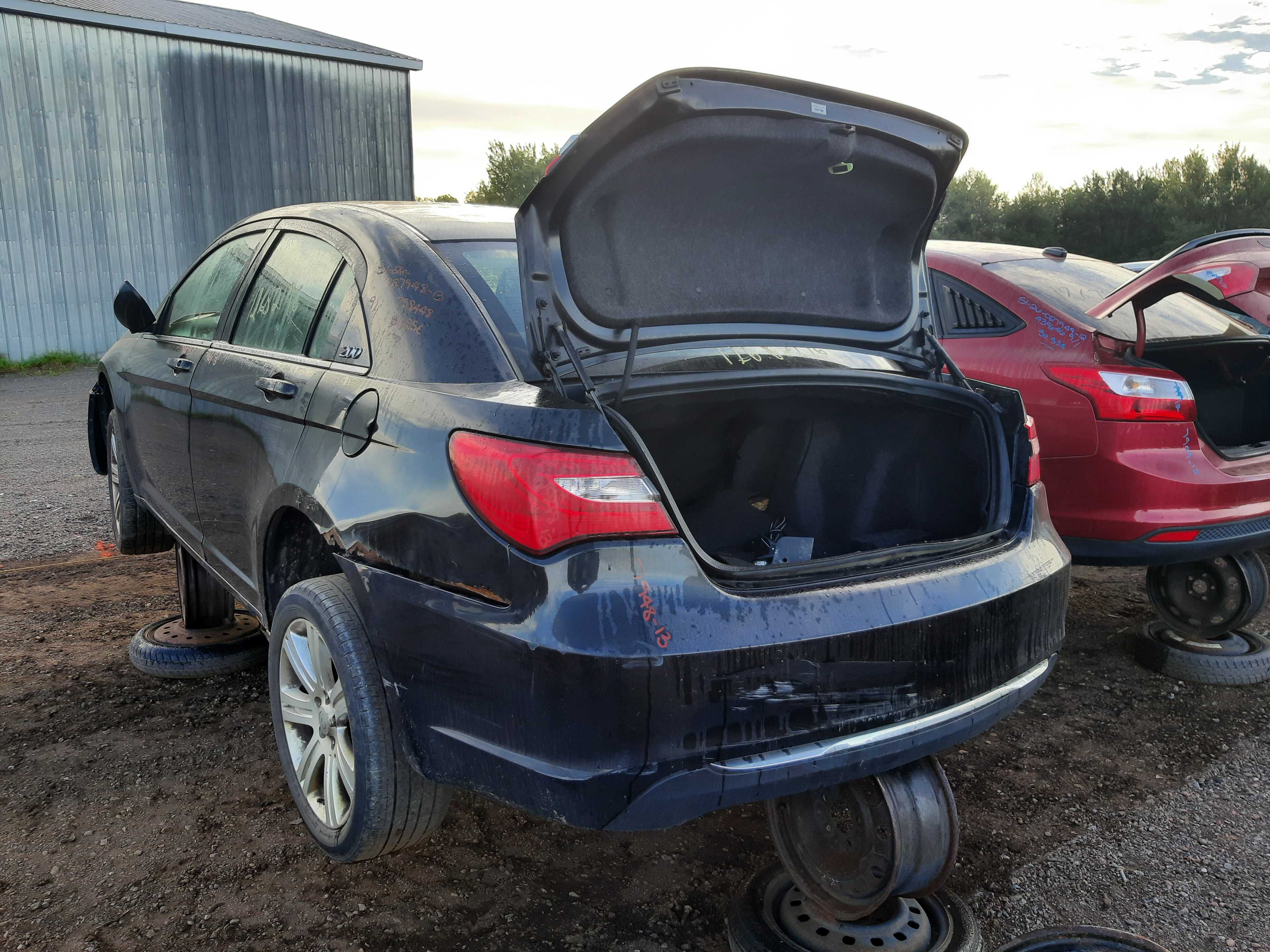 CHRYSLER 200 2013