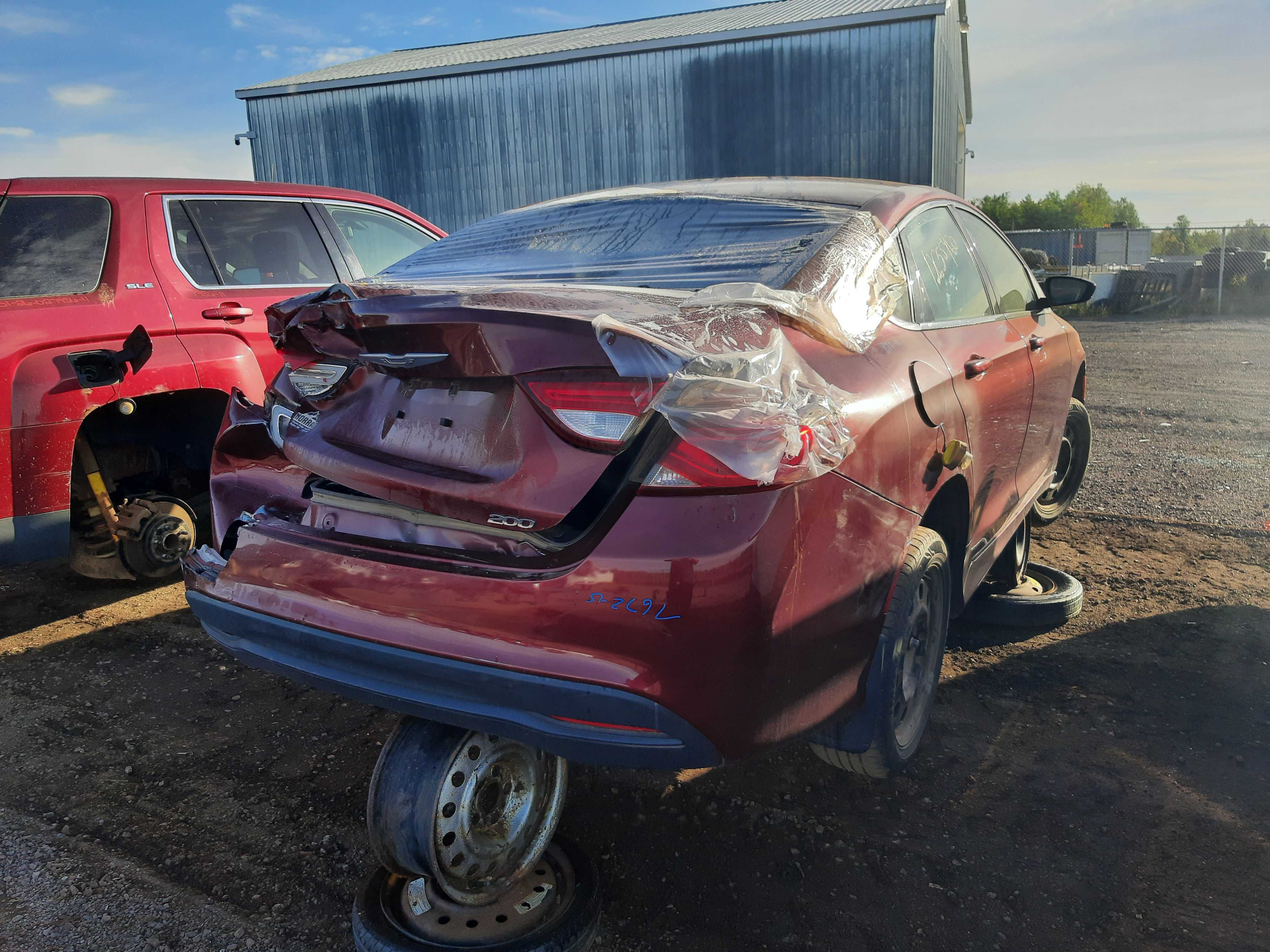 CHRYSLER 200 2015
