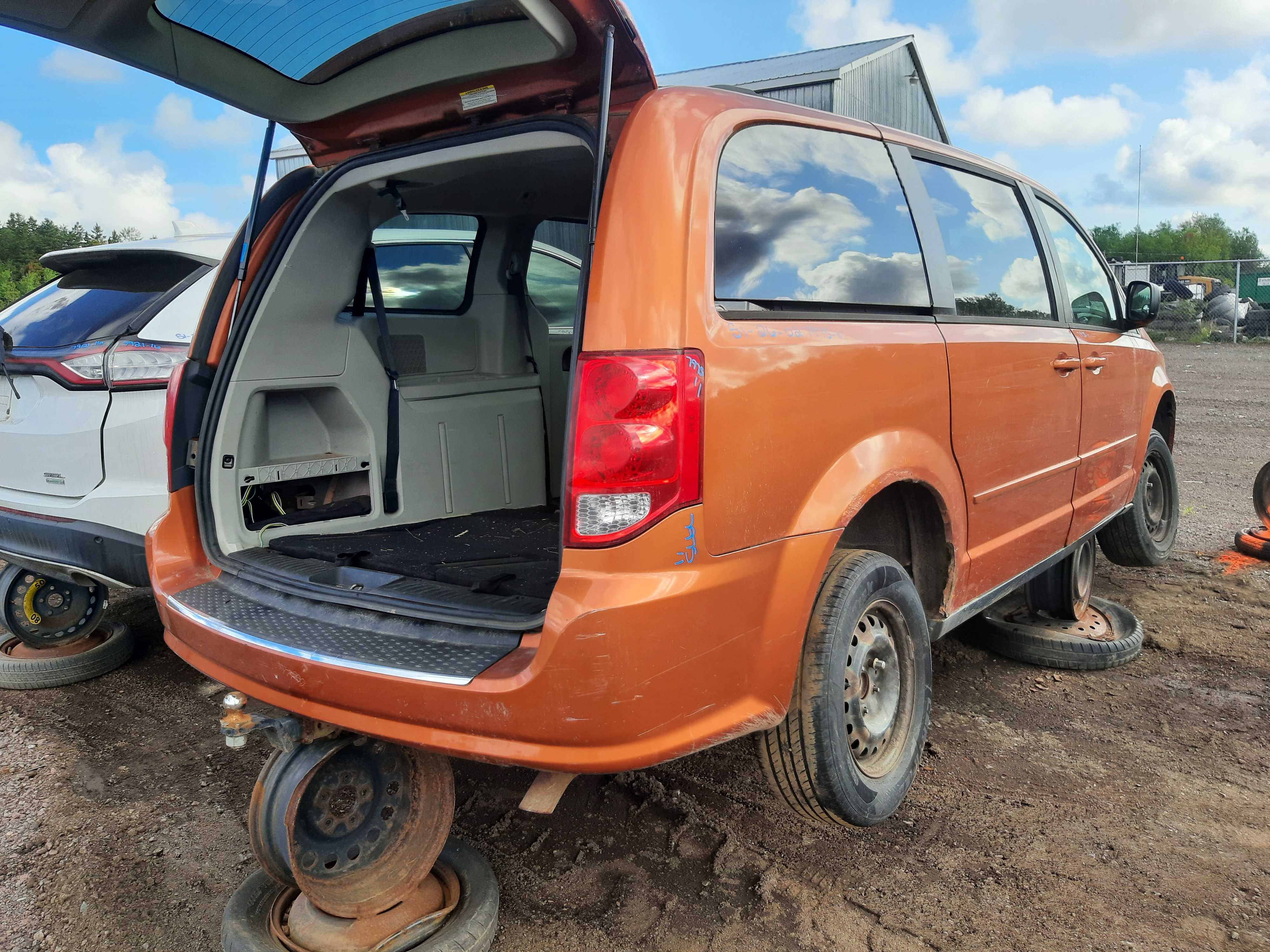 DODGE GRAND CARAVAN 2011