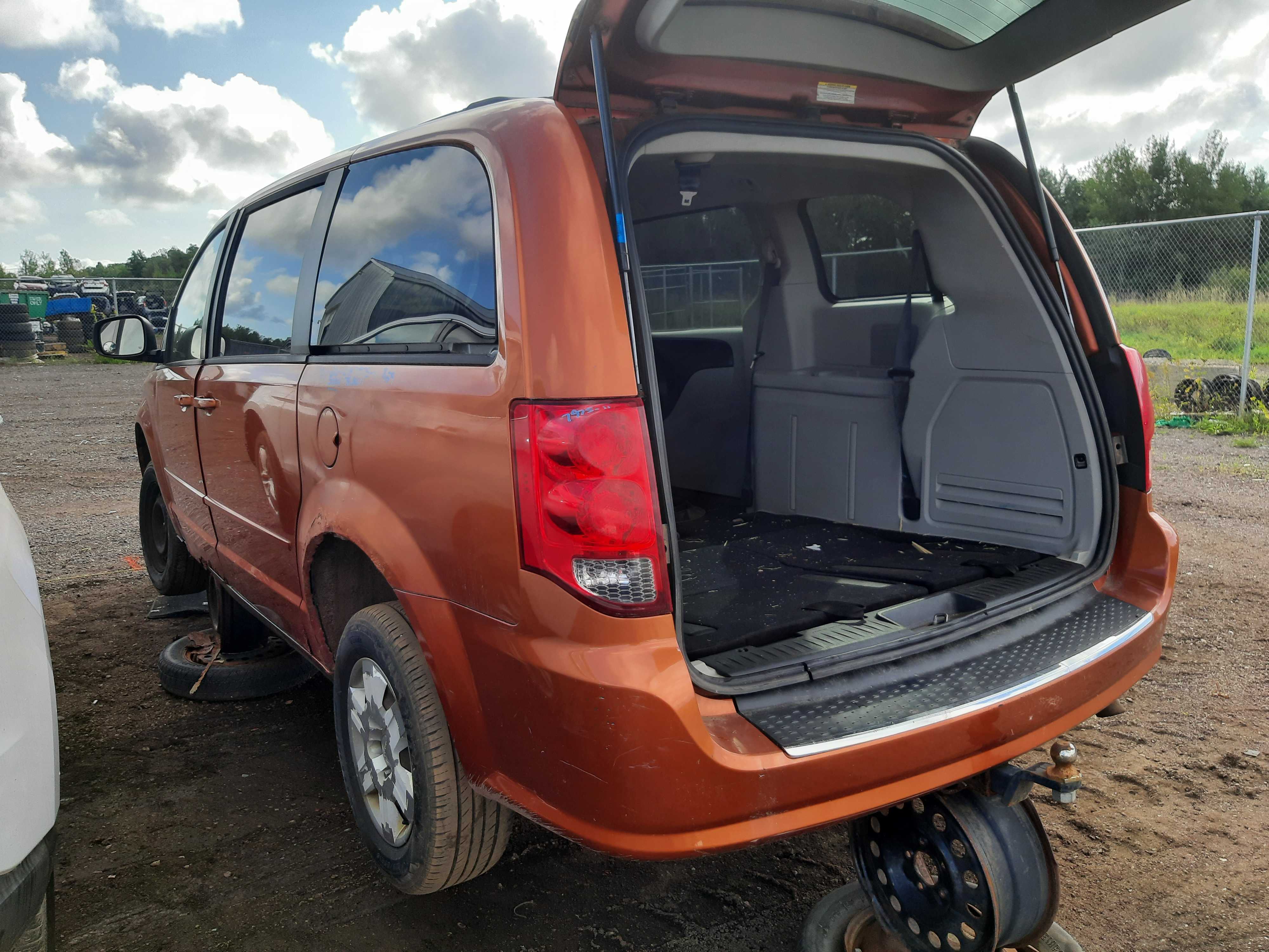 DODGE GRAND CARAVAN 2011