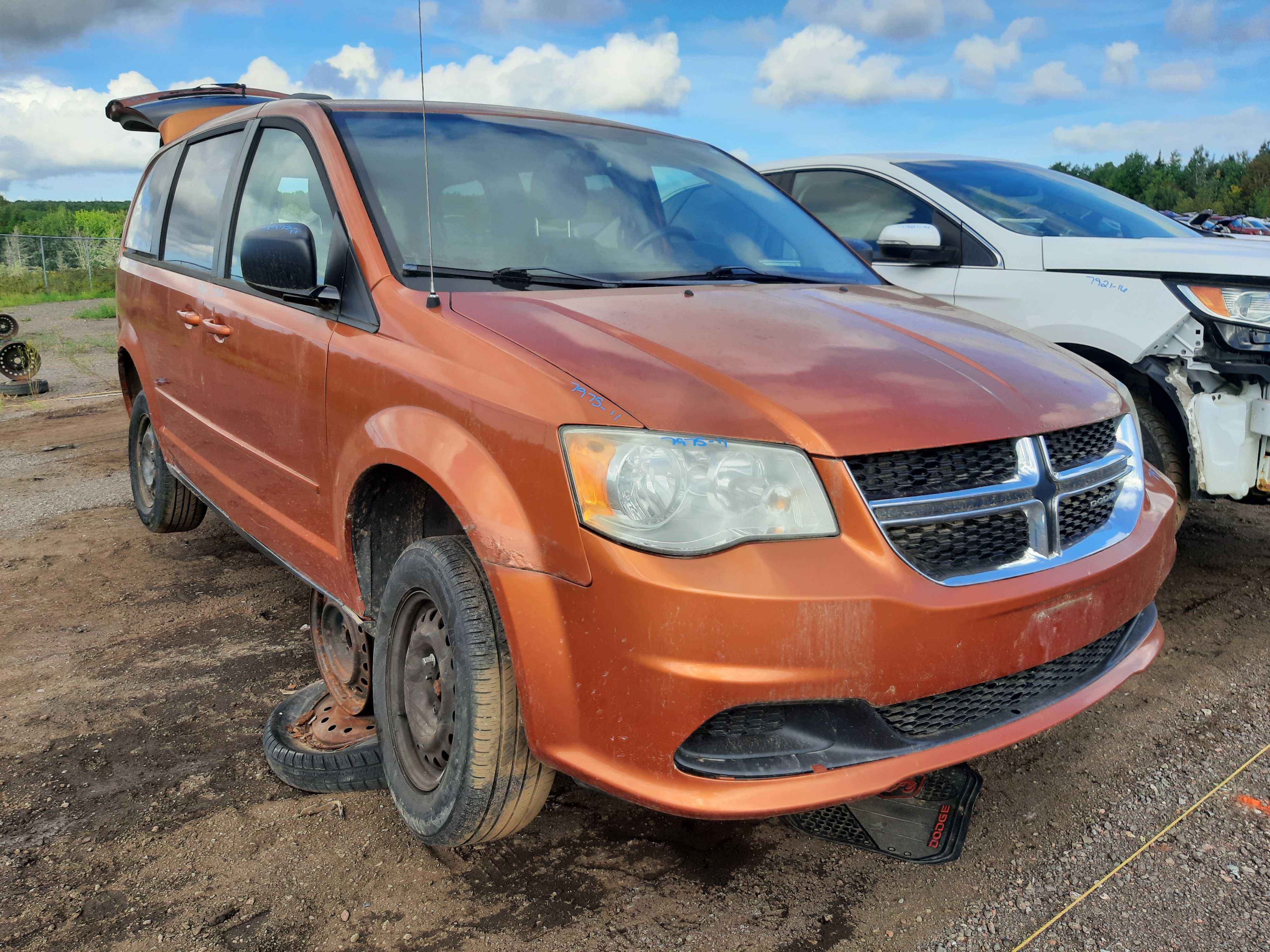 DODGE GRAND CARAVAN 2011