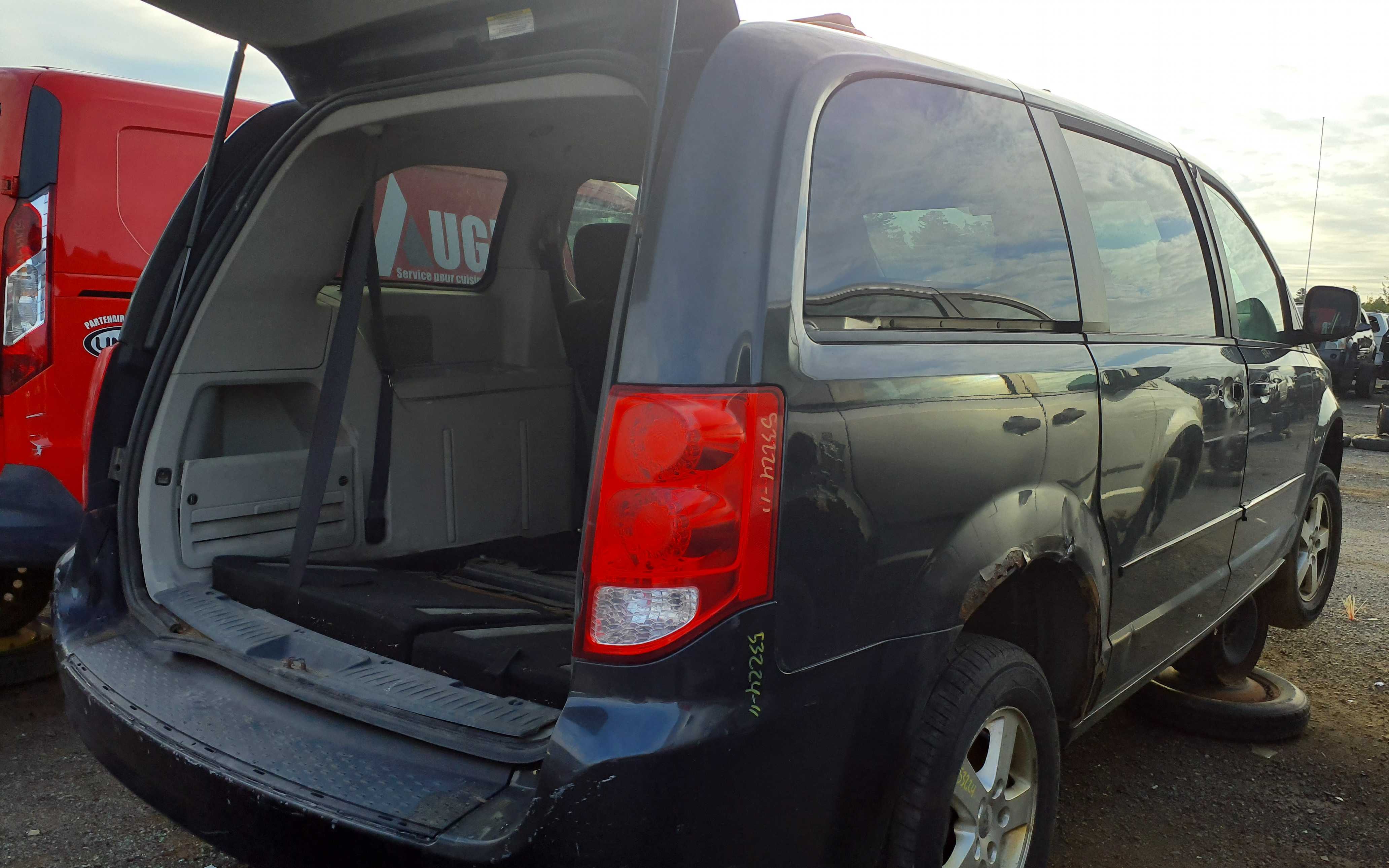 DODGE GRAND CARAVAN 2011