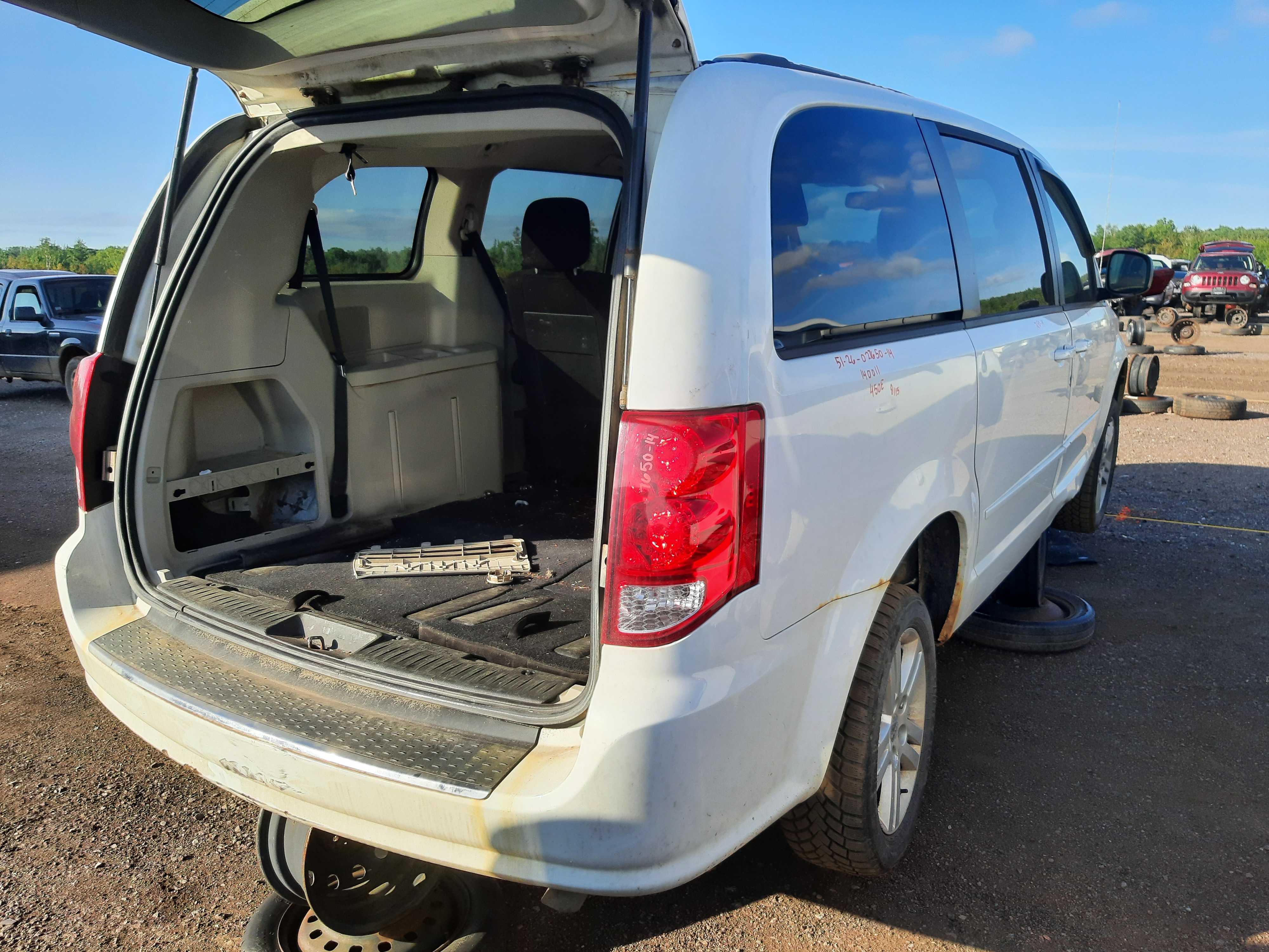 DODGE GRAND CARAVAN 2014