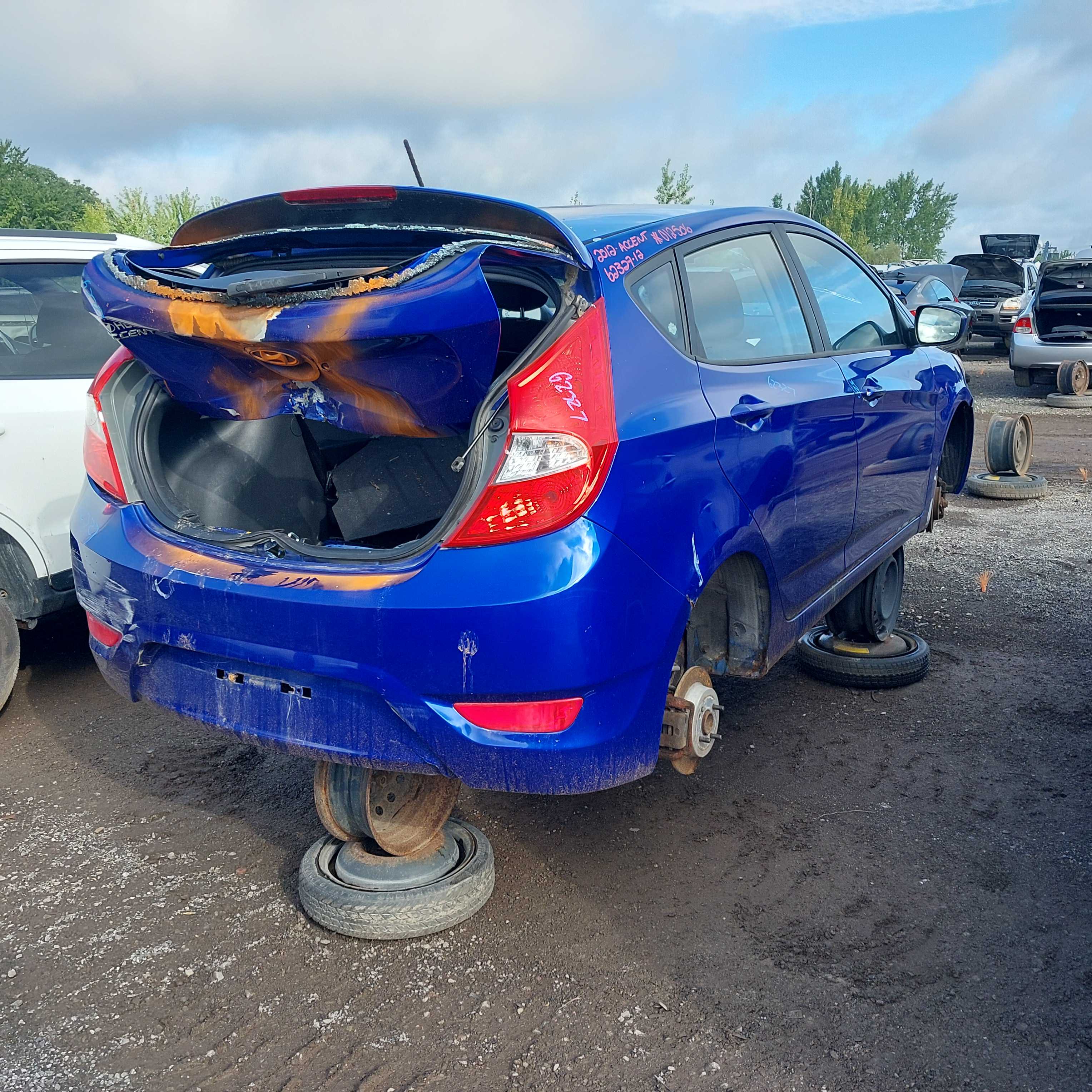 HYUNDAI ACCENT 2012