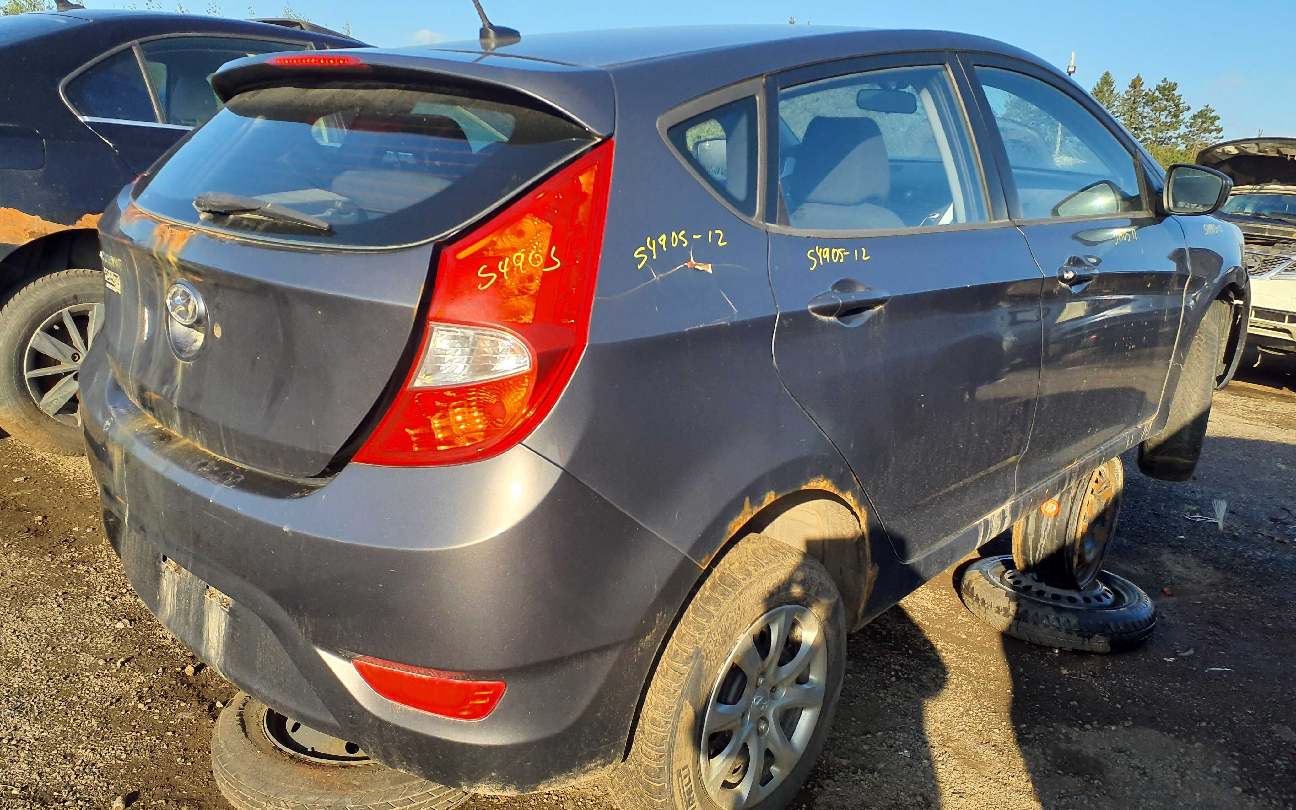 HYUNDAI ACCENT 2012