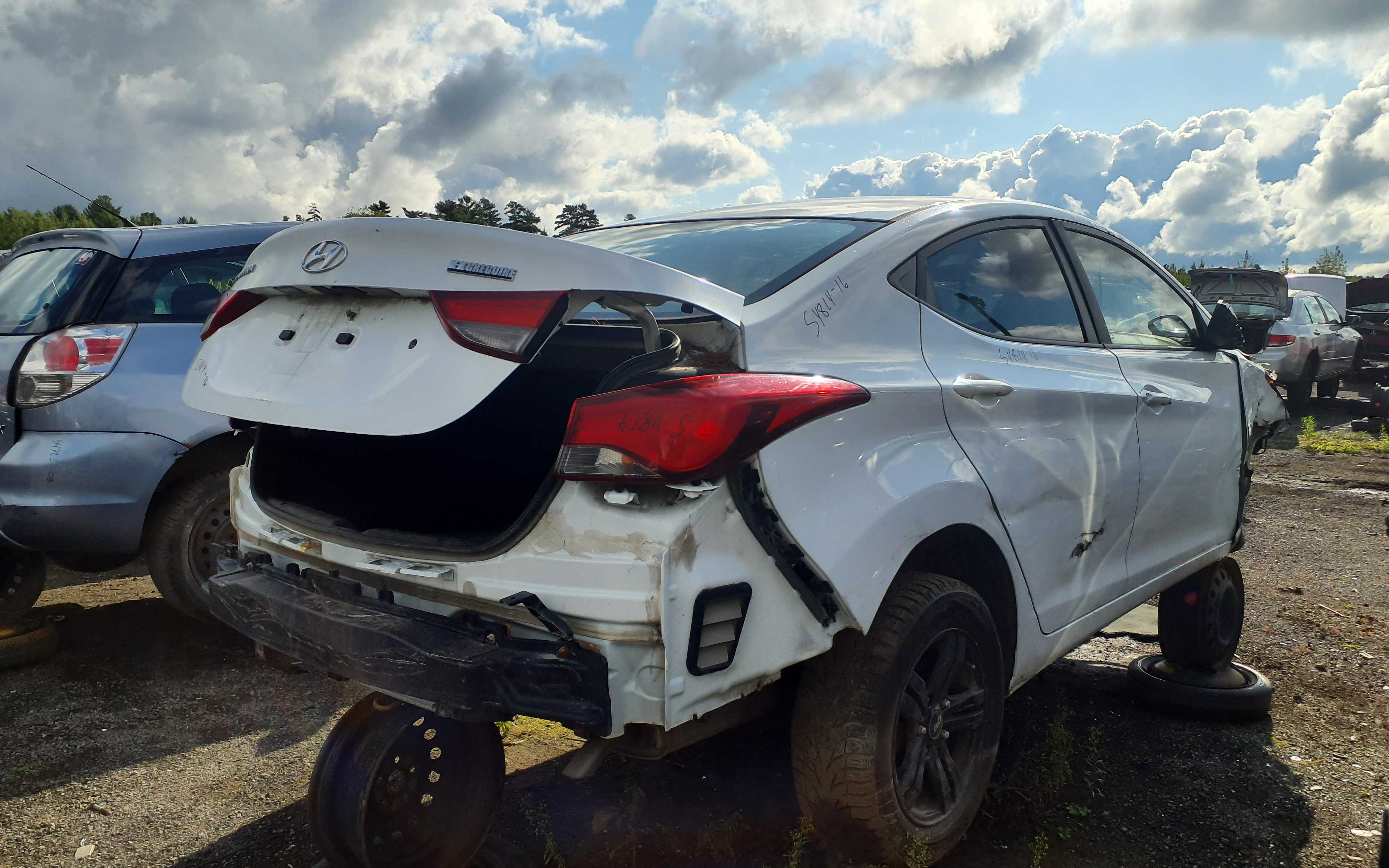 HYUNDAI ELANTRA 2016