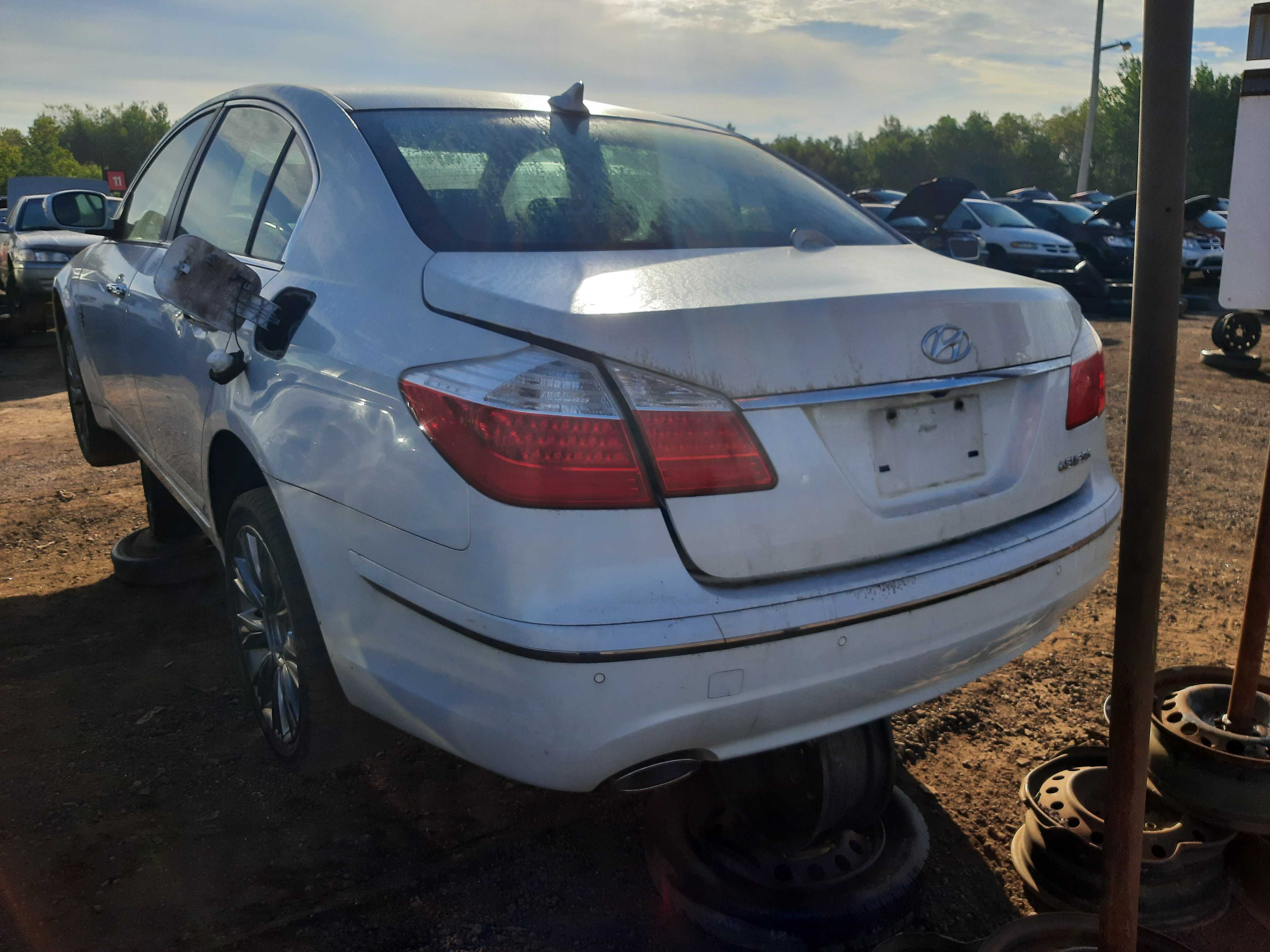 HYUNDAI GENESIS 2009