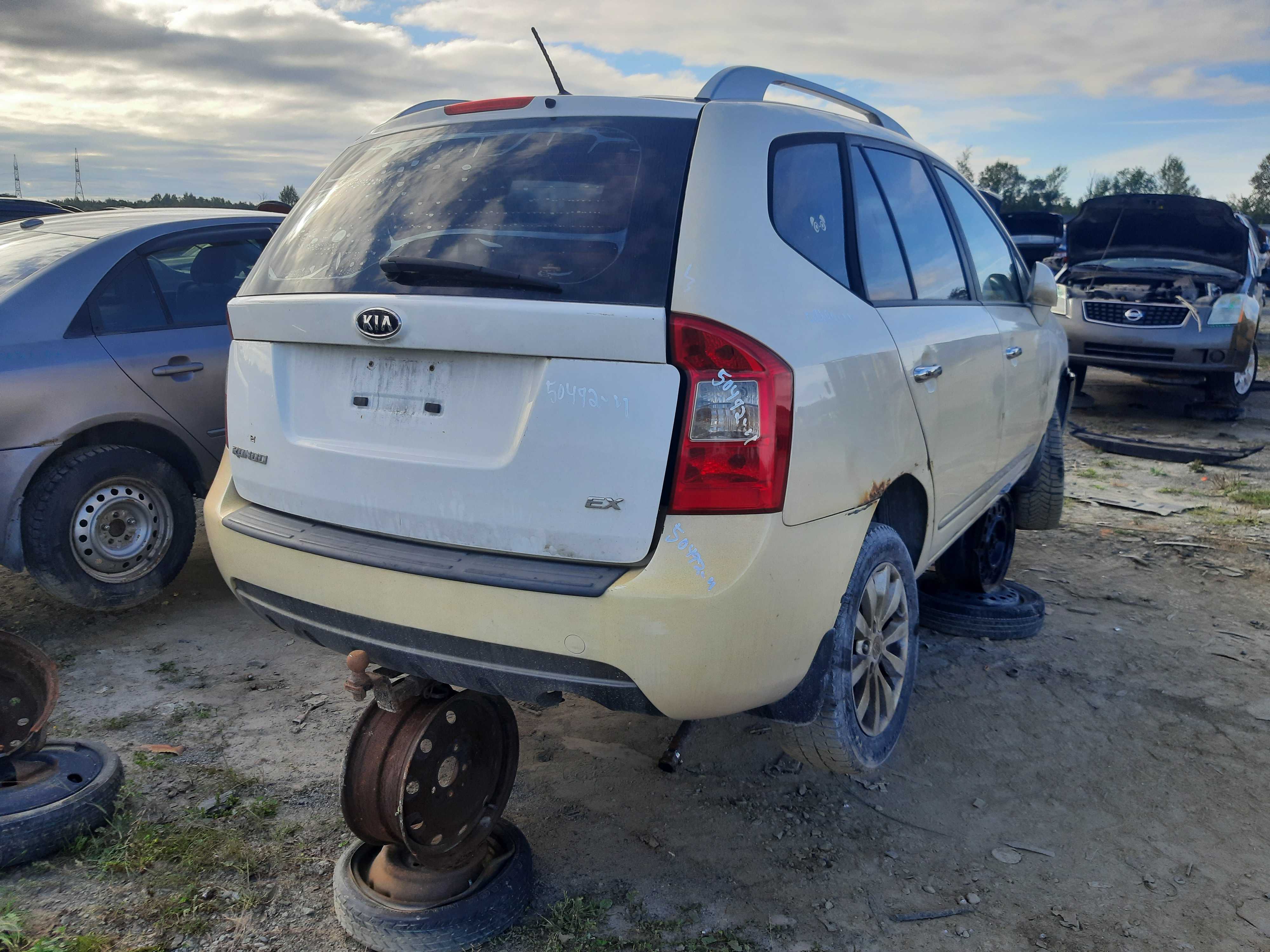 KIA RONDO 2011