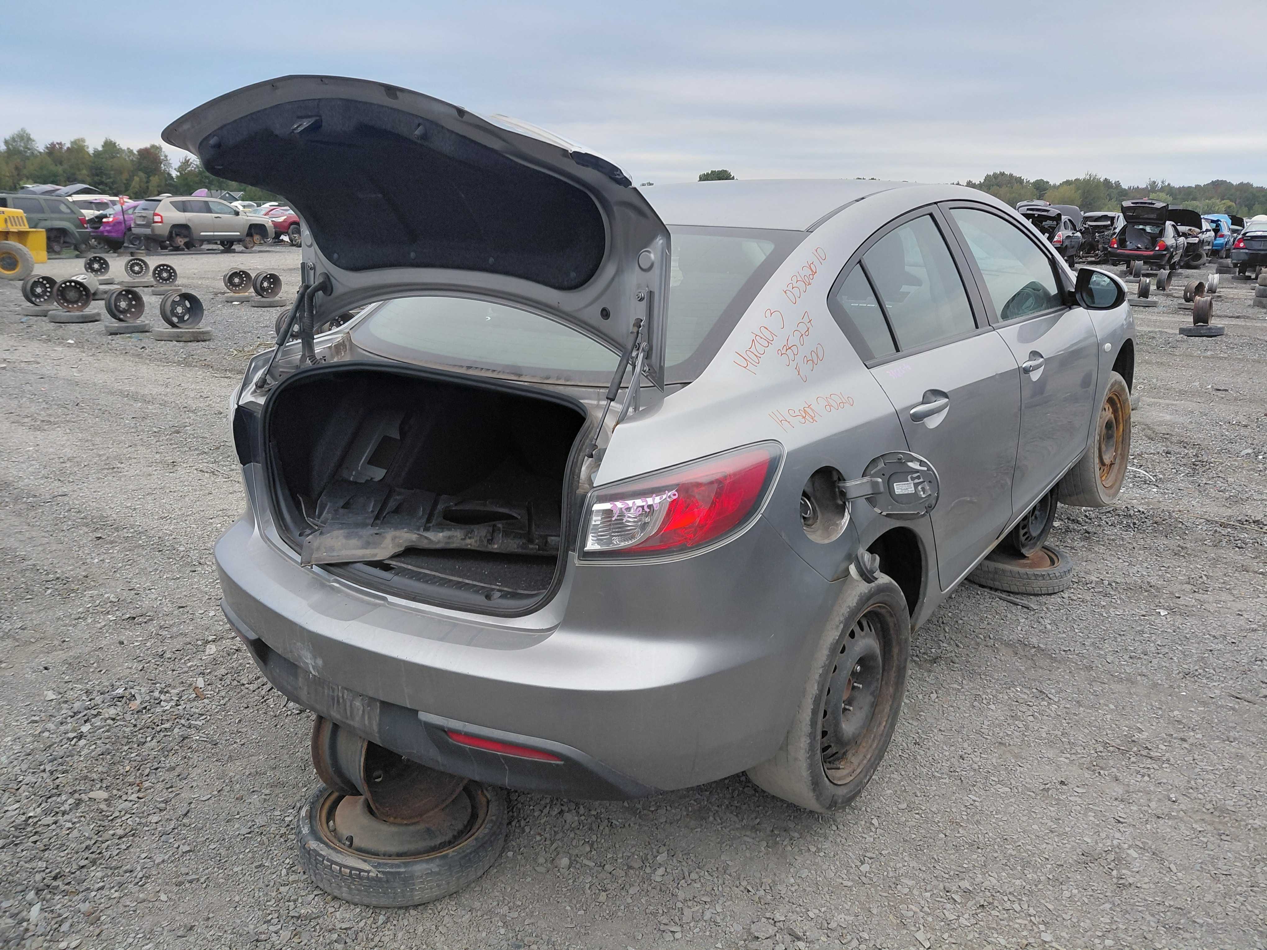 MAZDA MAZDA3 2010