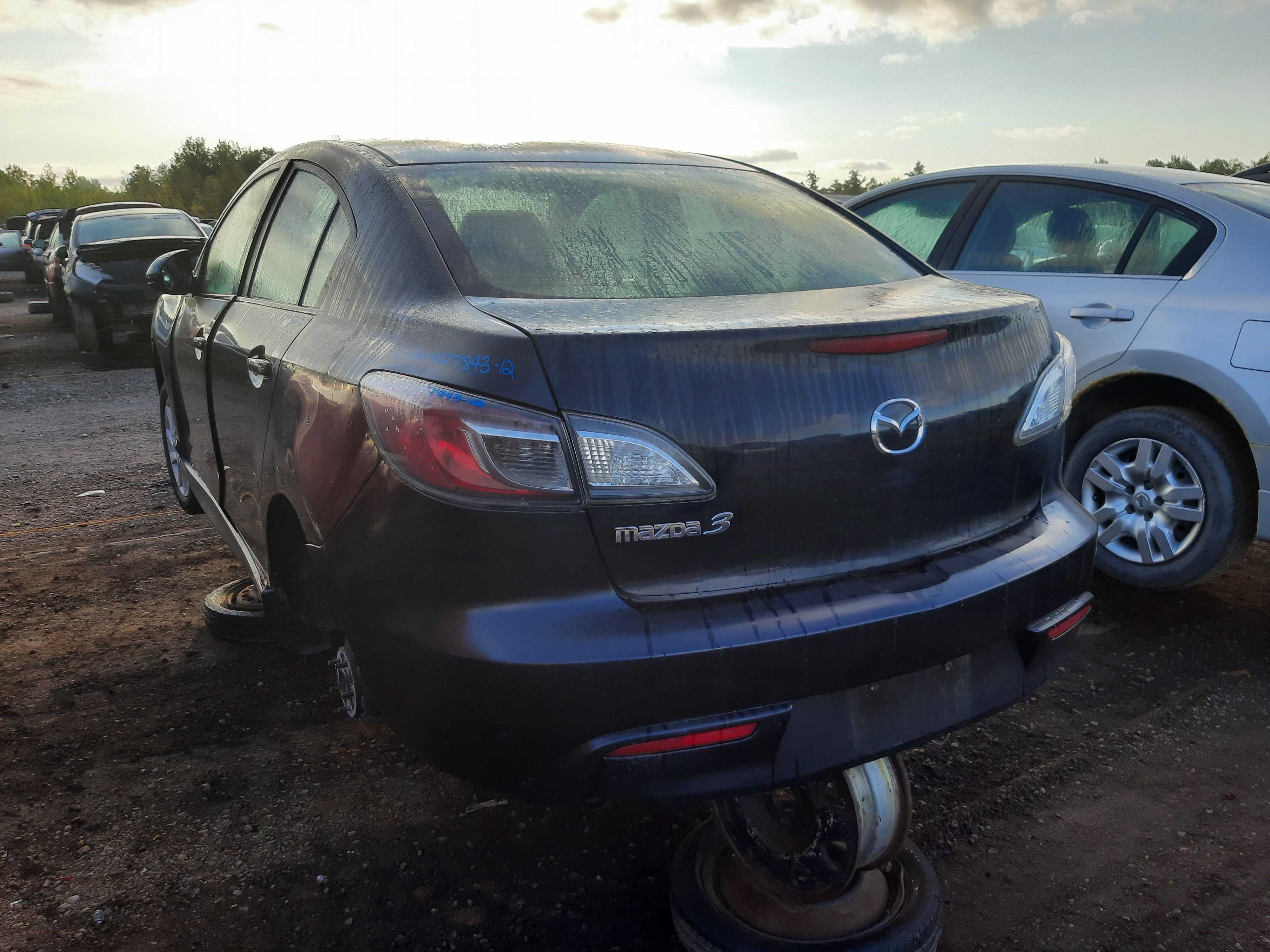 MAZDA MAZDA3 2012