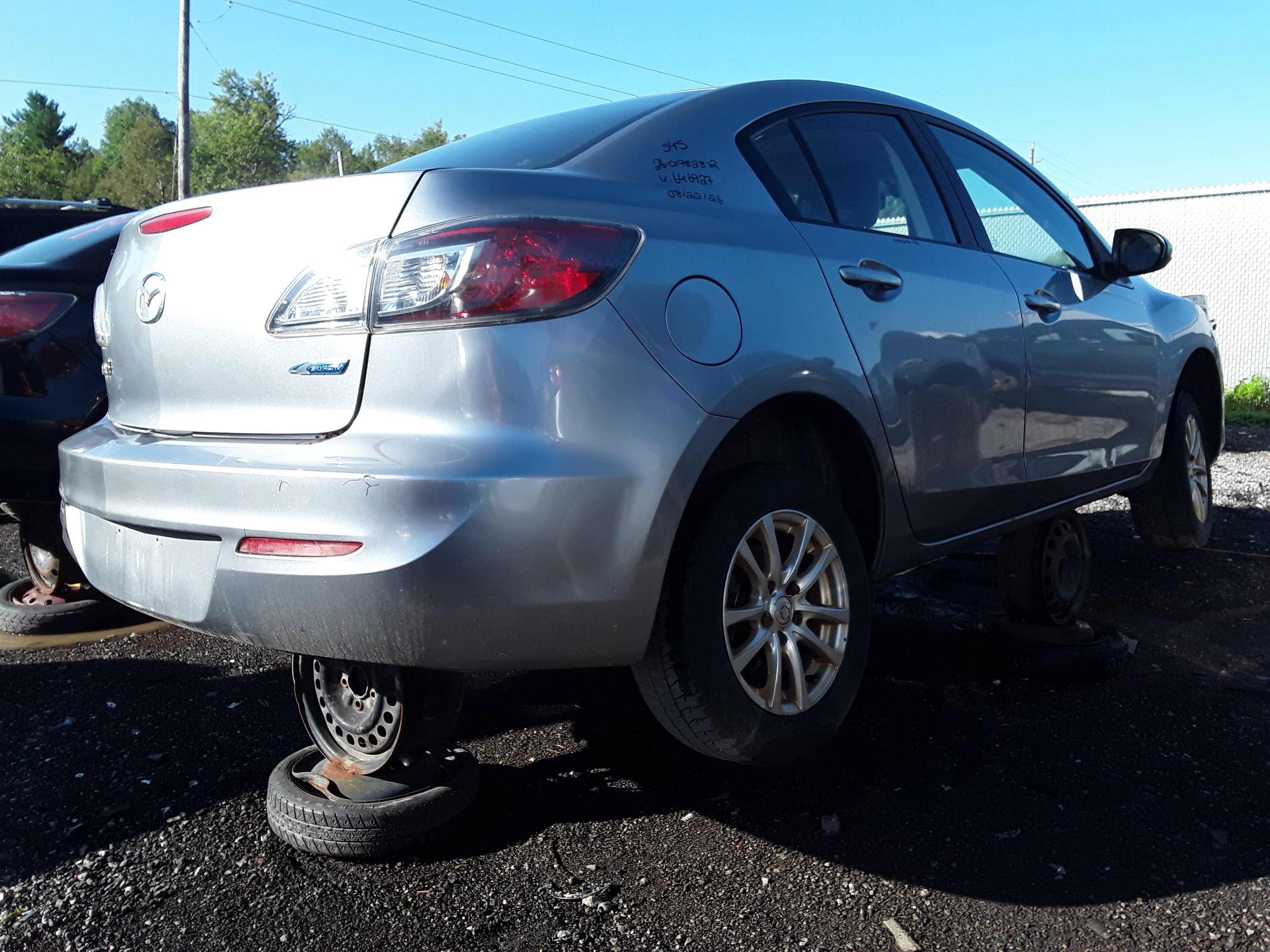 MAZDA MAZDA3 2012