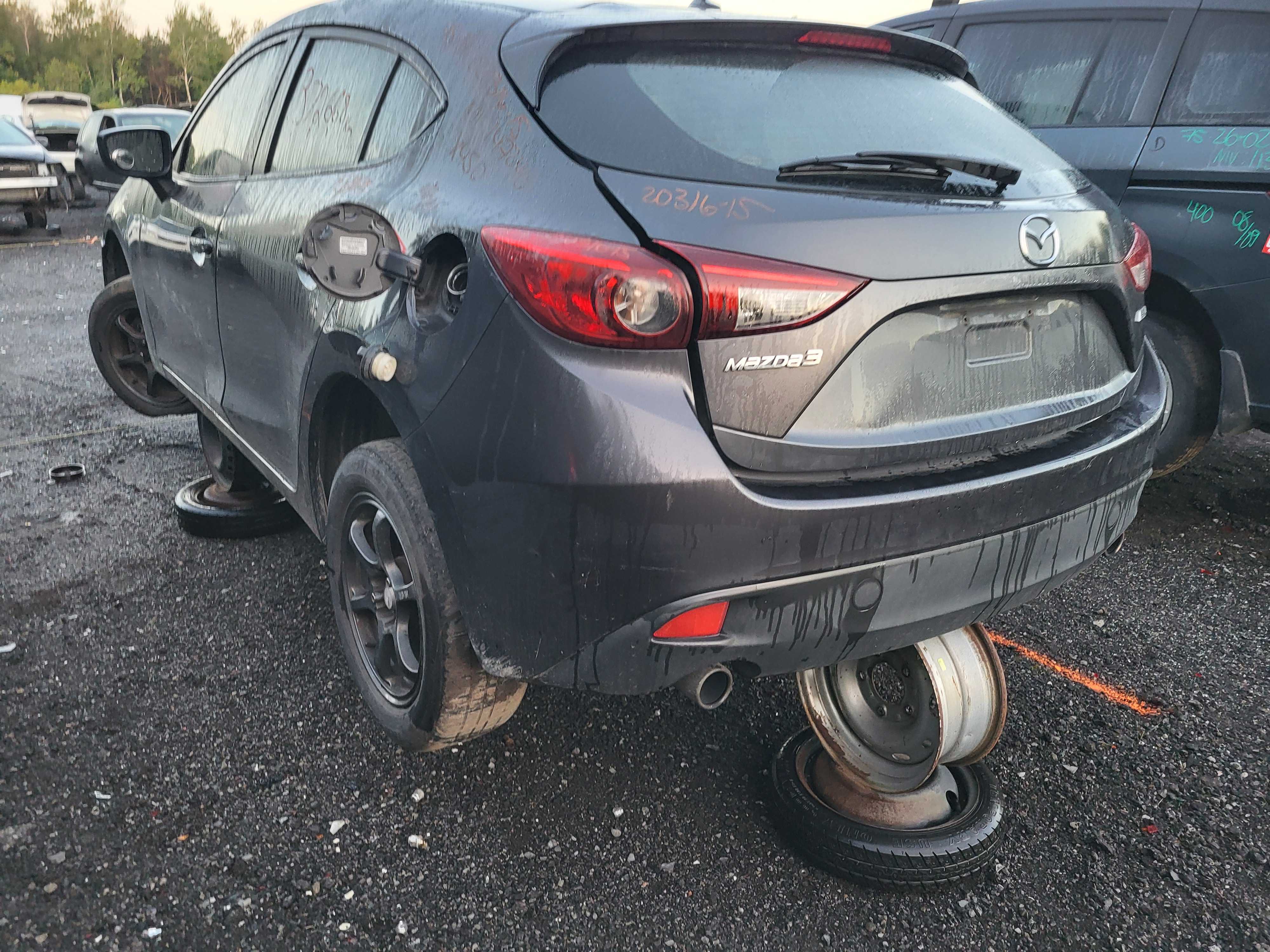 MAZDA MAZDA3 2015