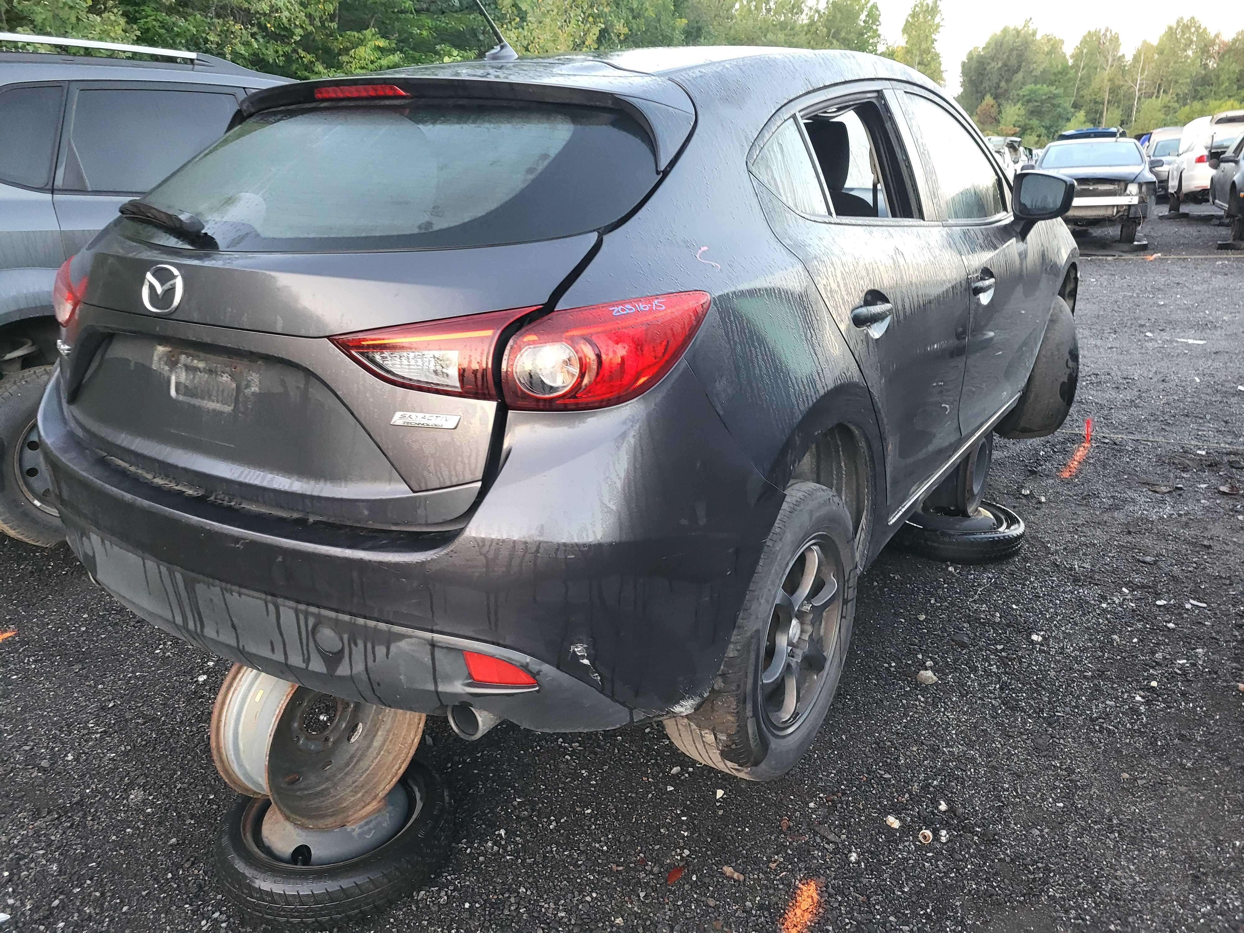 MAZDA MAZDA3 2015