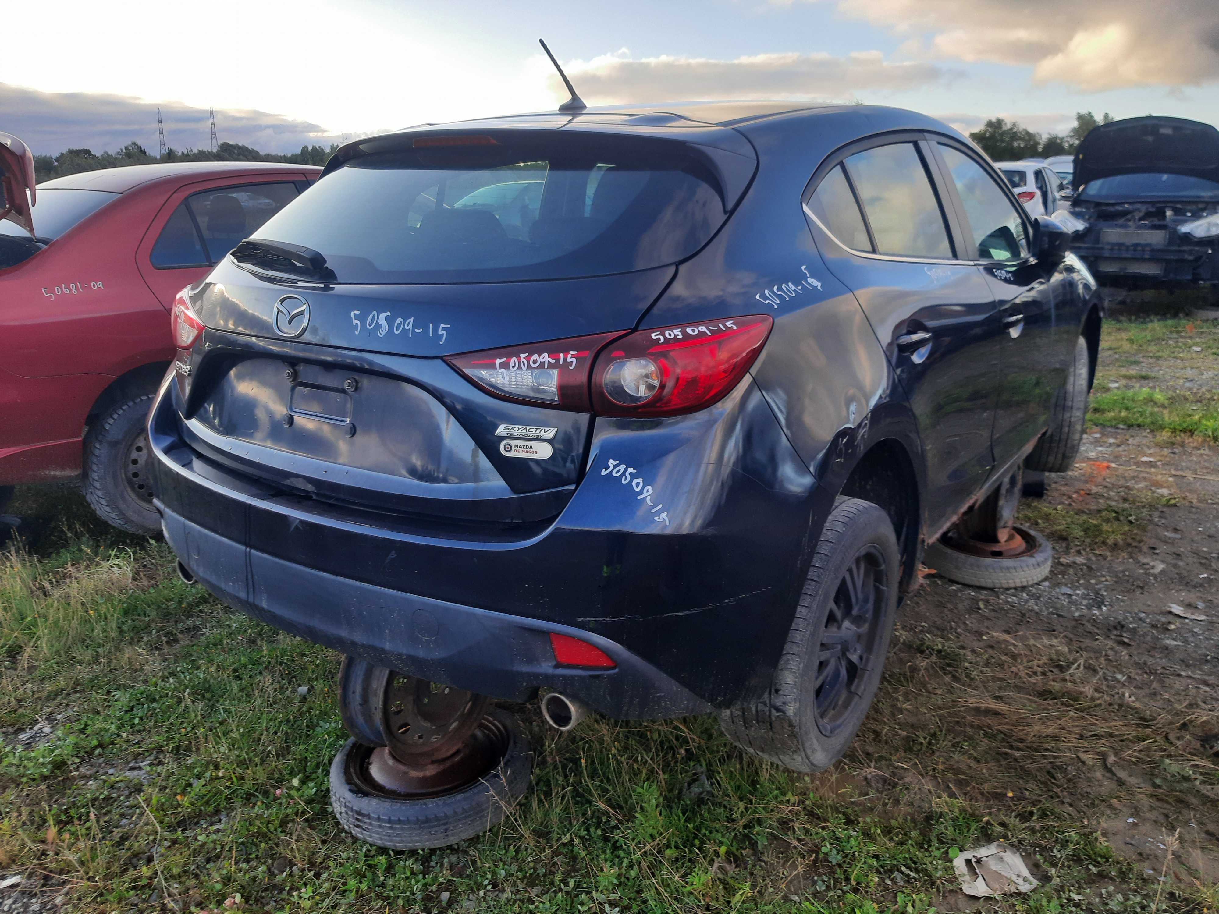 MAZDA MAZDA3 2015