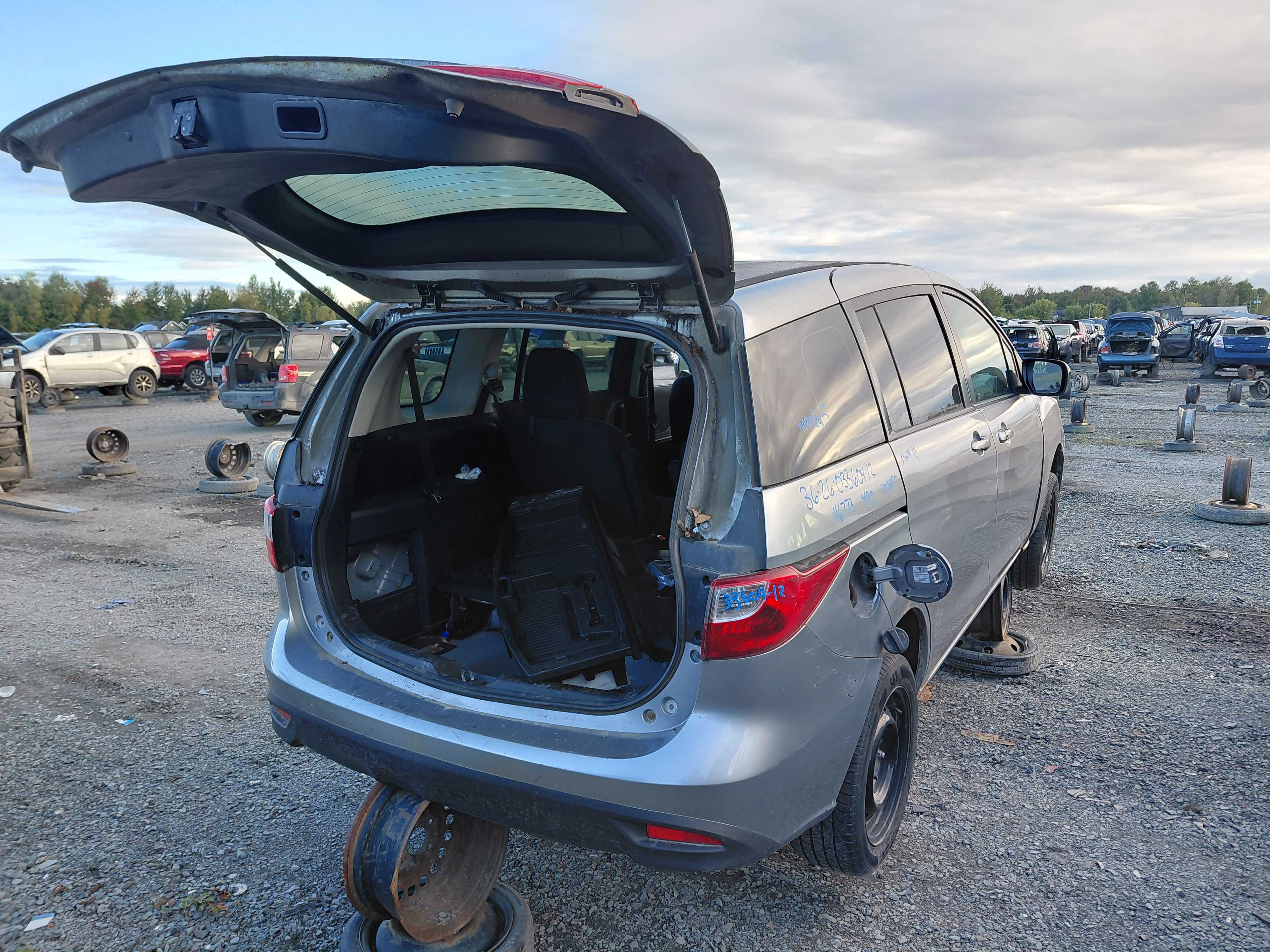 MAZDA MAZDA5 2012