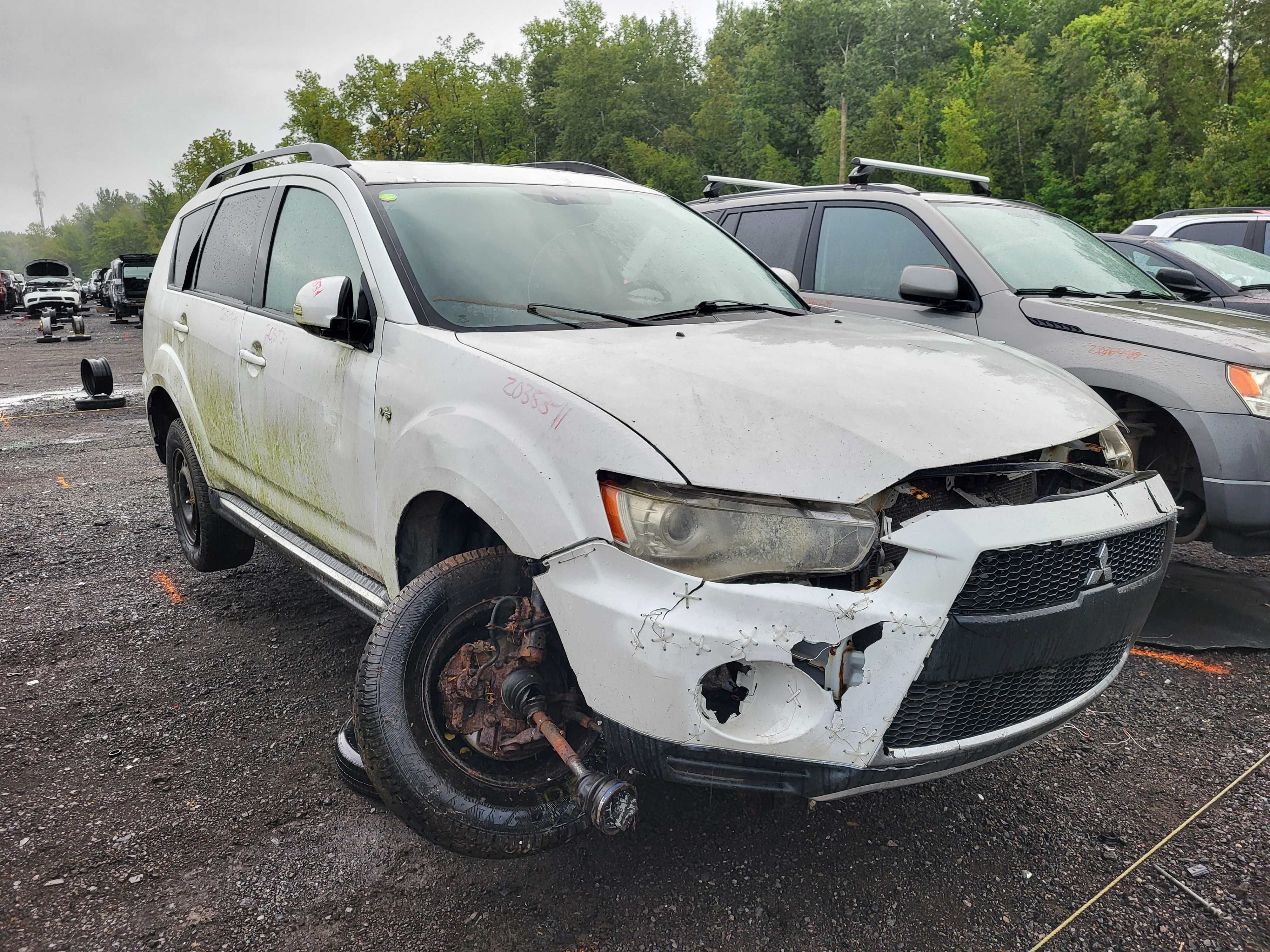MITSUBISHI OUTLANDER 2011