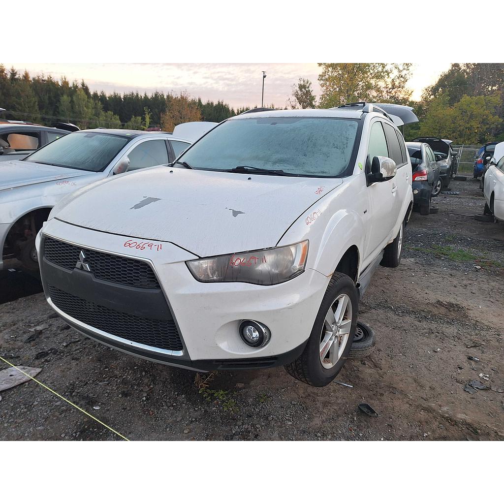 MITSUBISHI OUTLANDER 2011