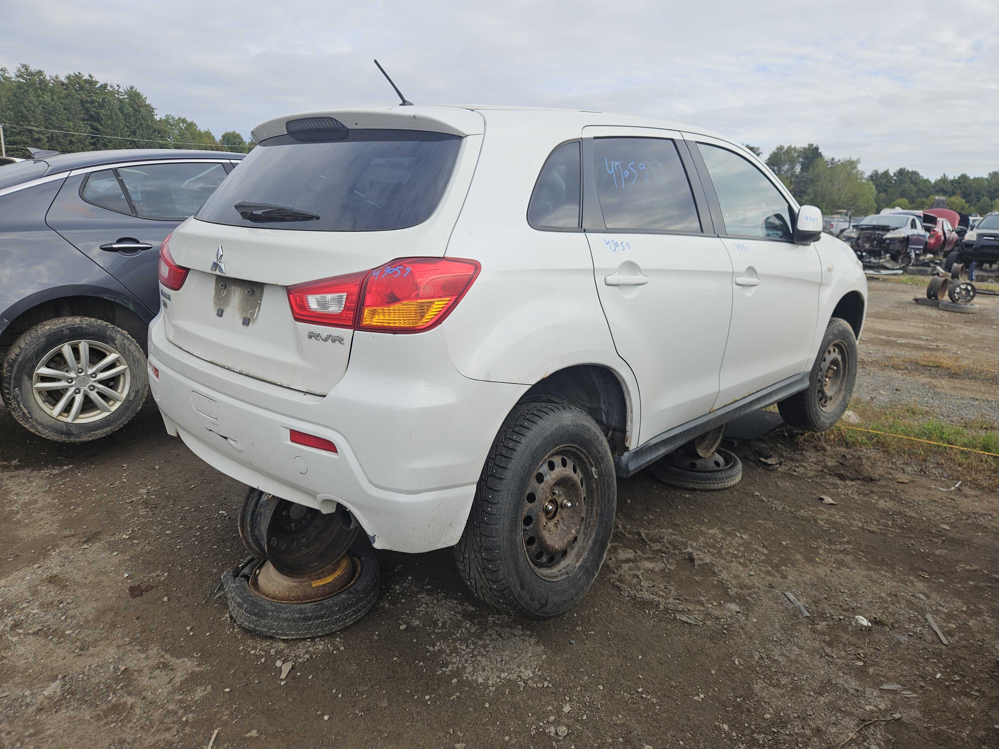 MITSUBISHI RVR 2011