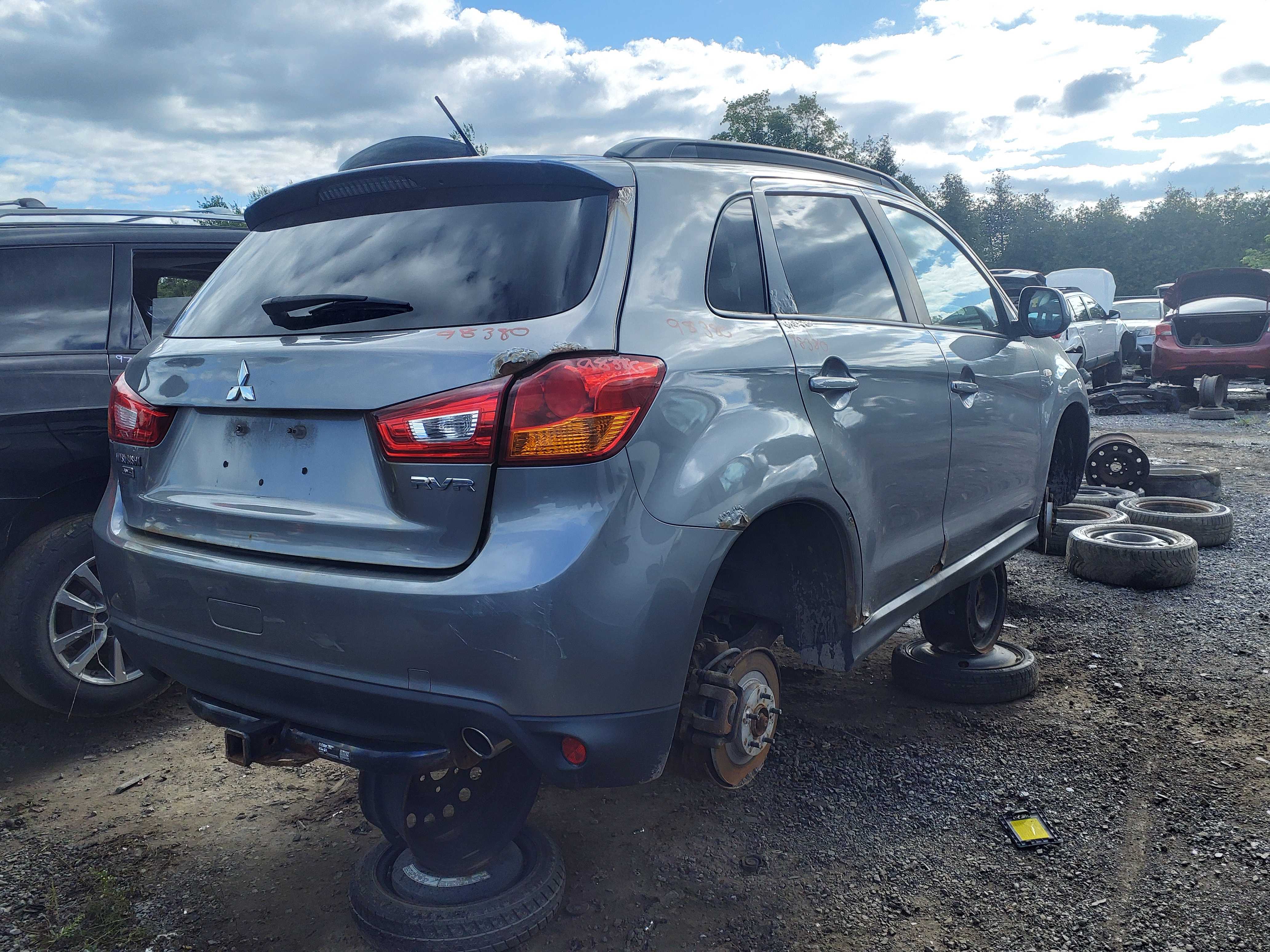 MITSUBISHI RVR 2013