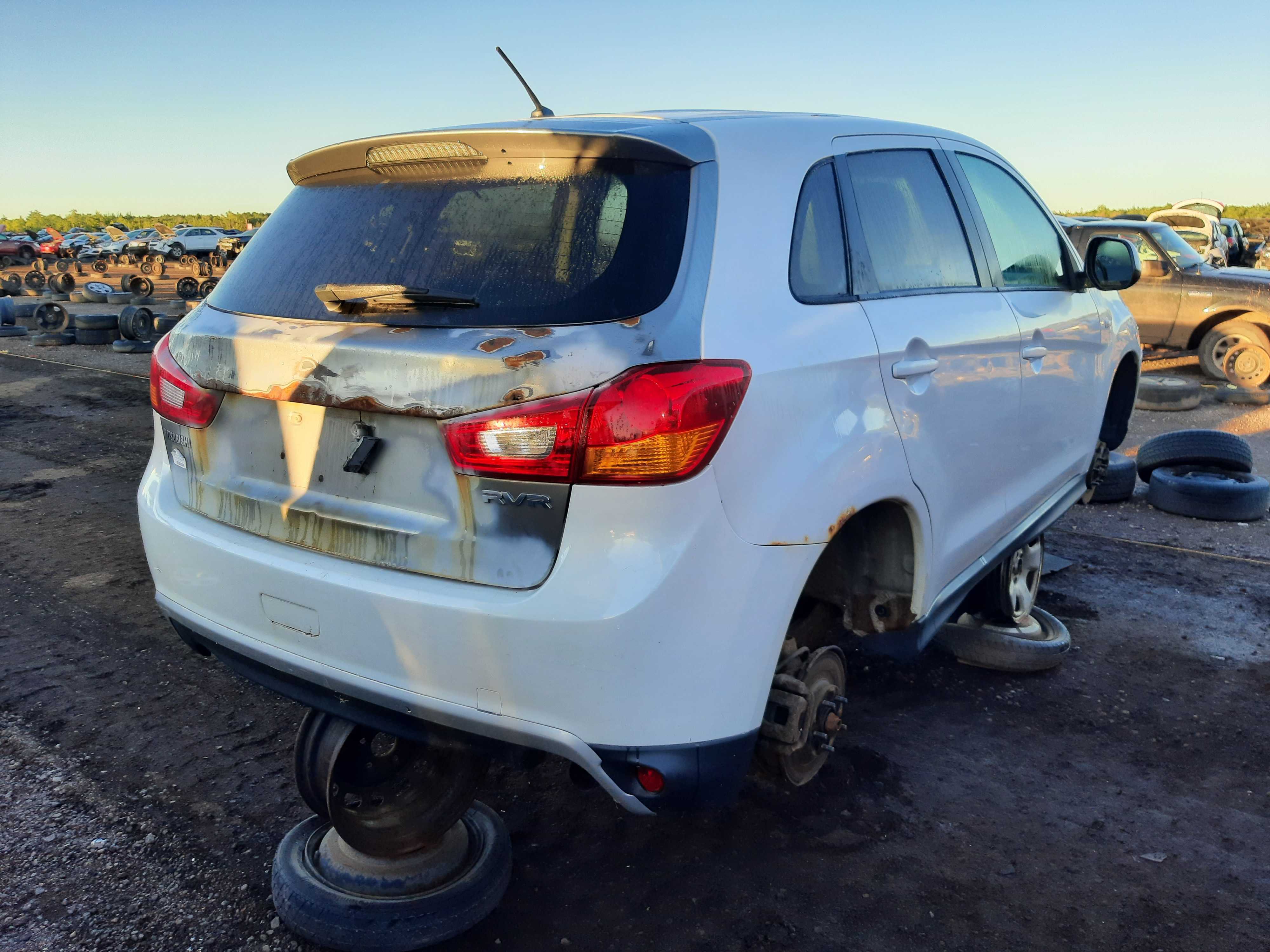 MITSUBISHI RVR 2014