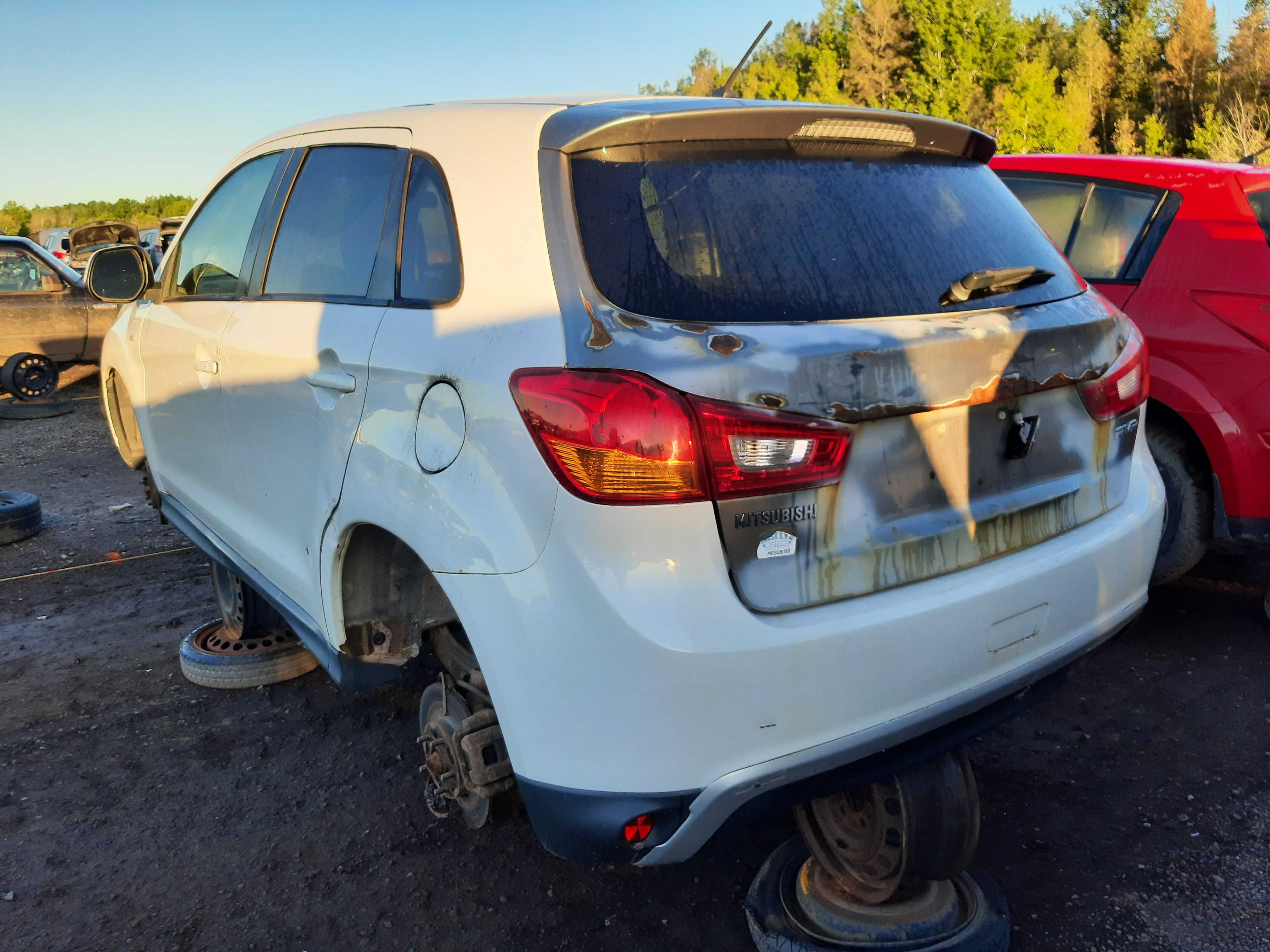 MITSUBISHI RVR 2014