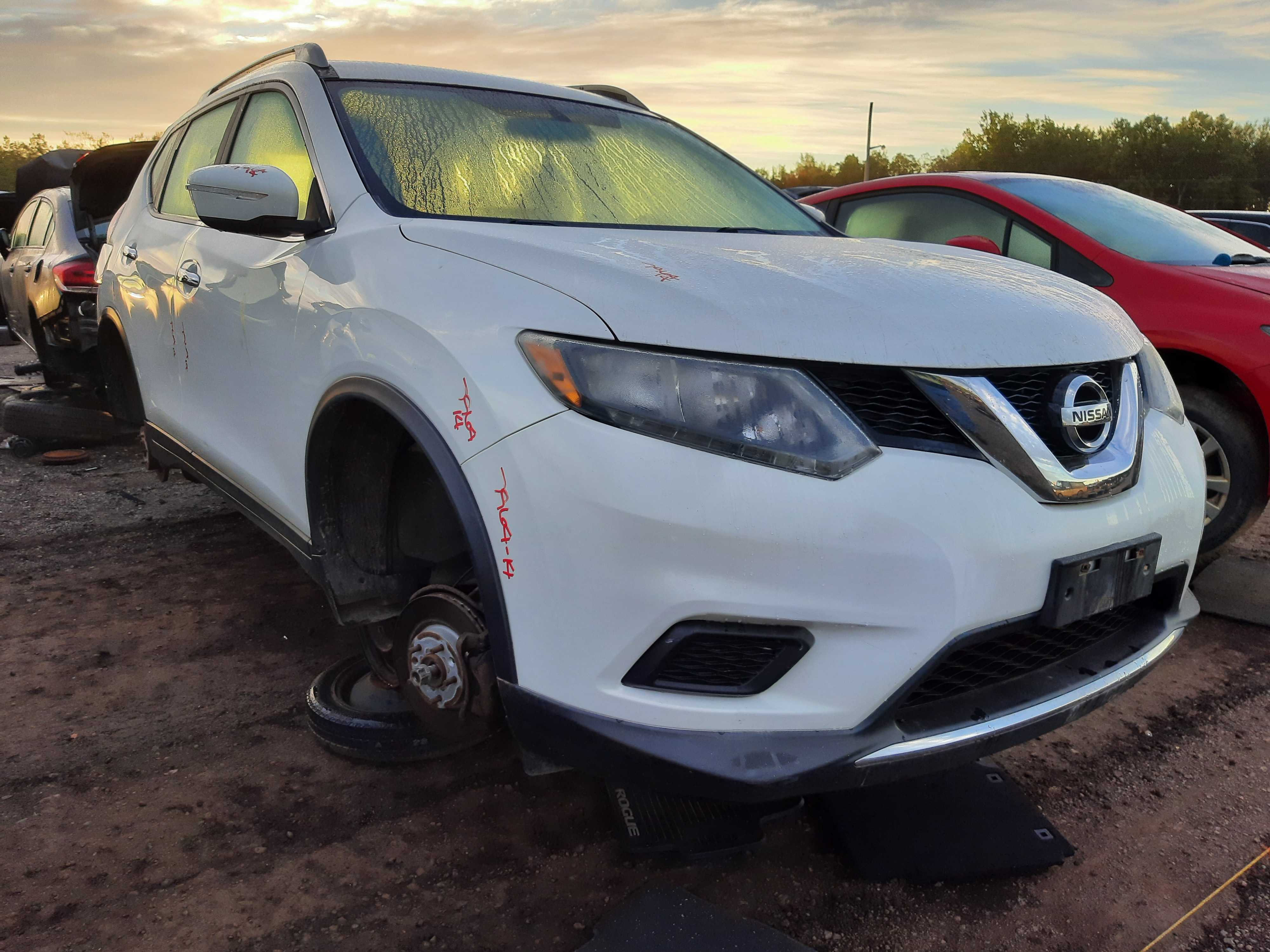 NISSAN ROGUE 2014