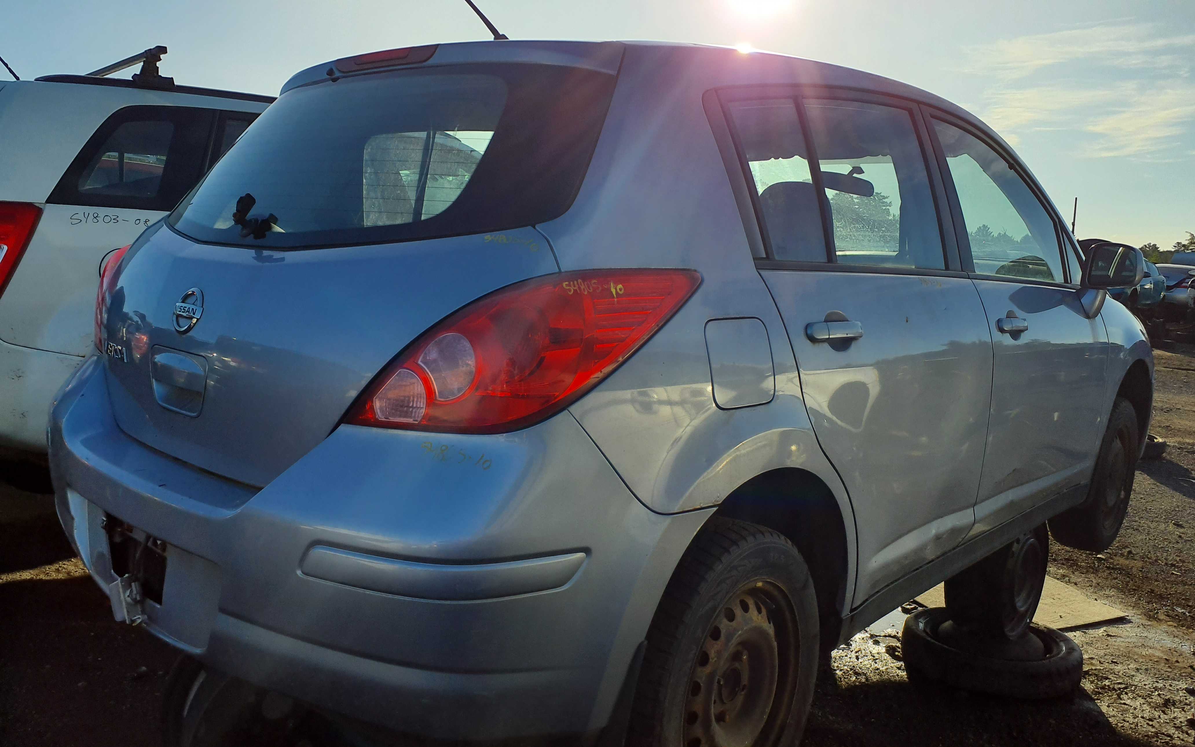 NISSAN VERSA 2010