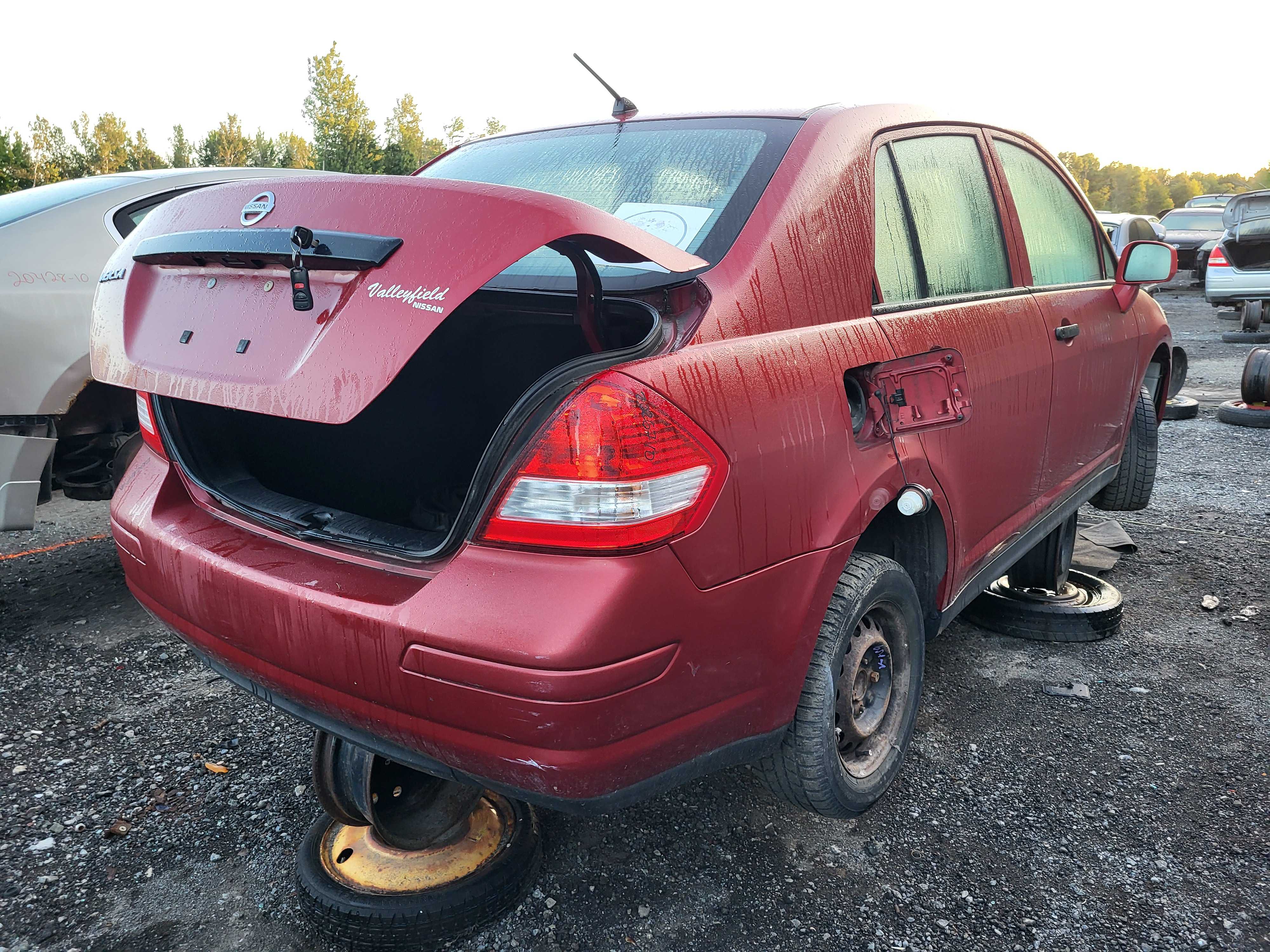 NISSAN VERSA 2010