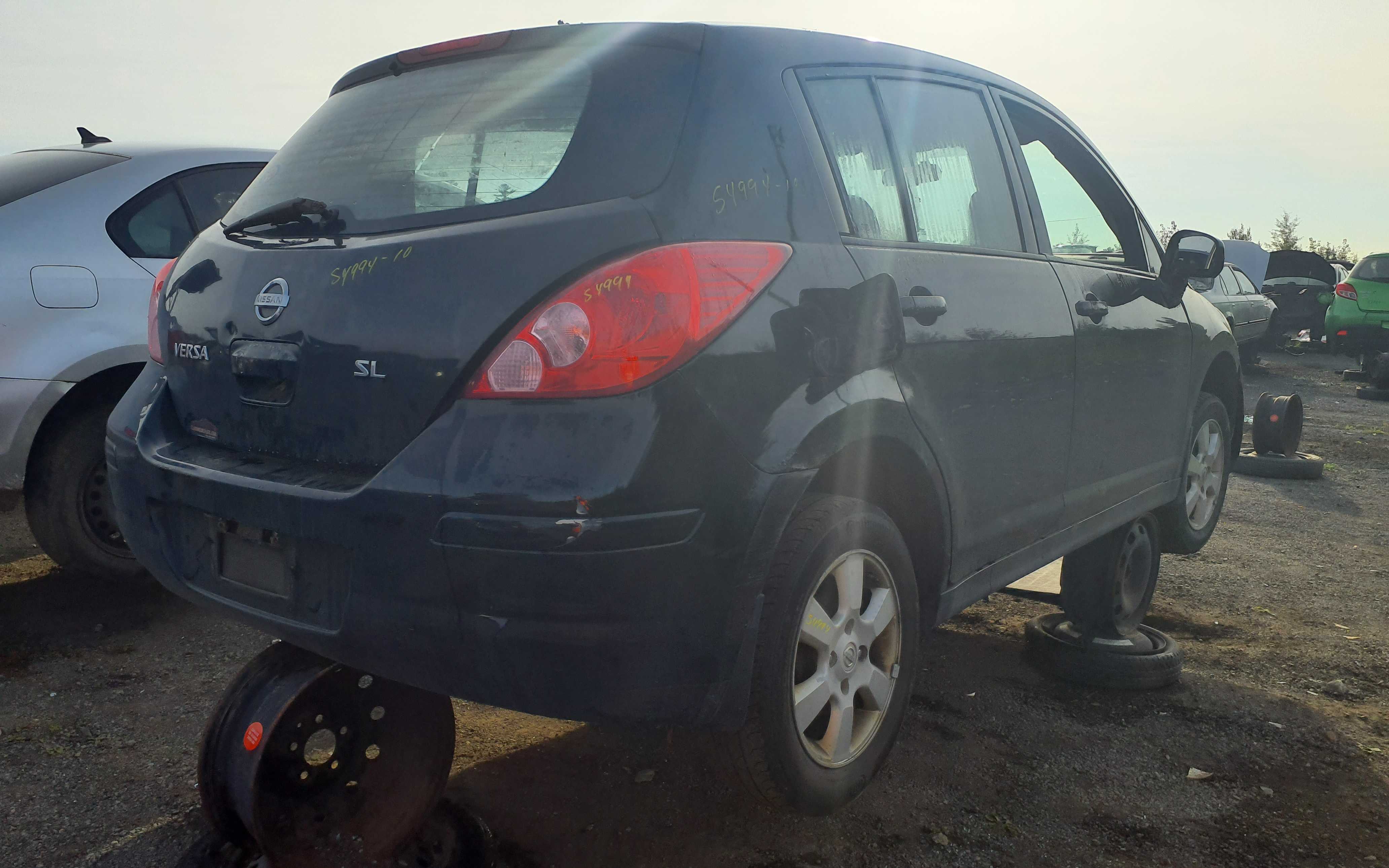 NISSAN VERSA 2010