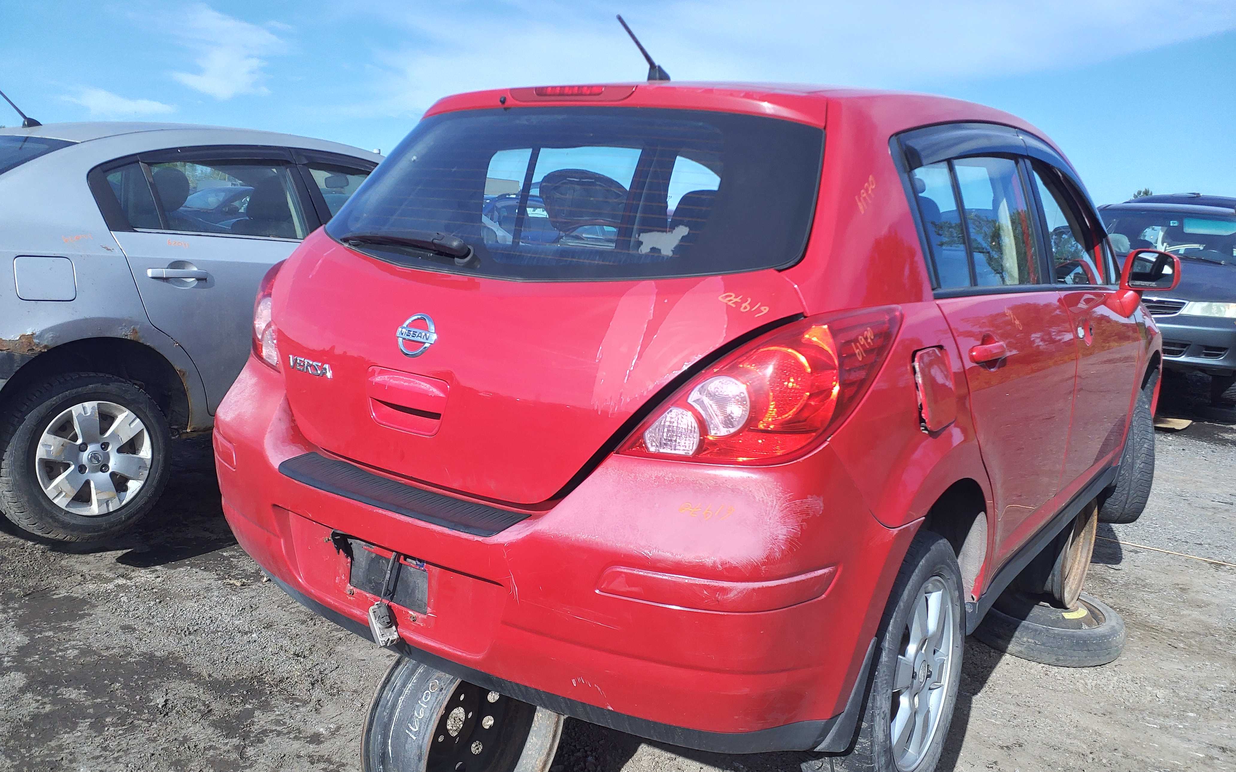 NISSAN VERSA 2011