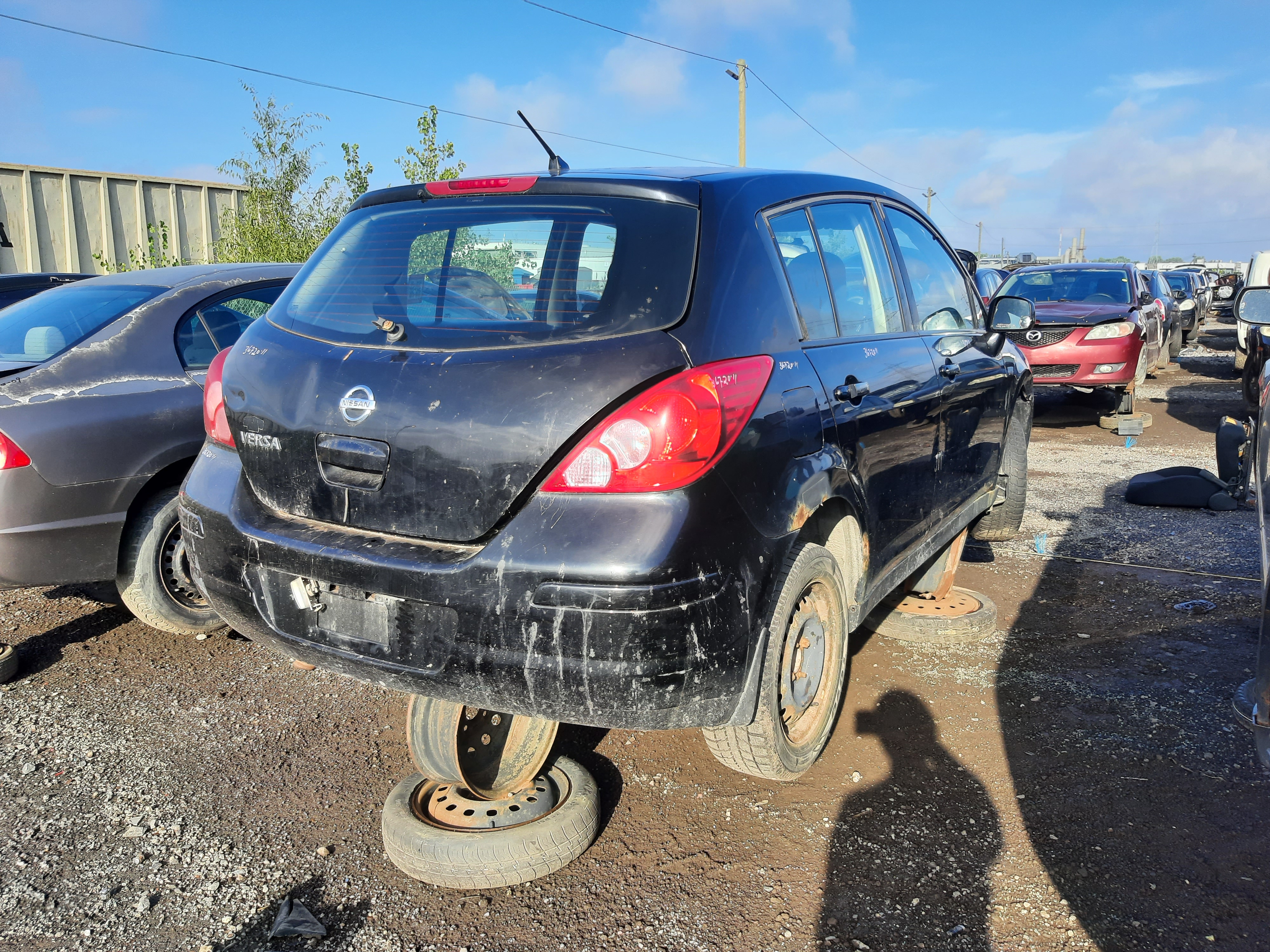 NISSAN VERSA 2011