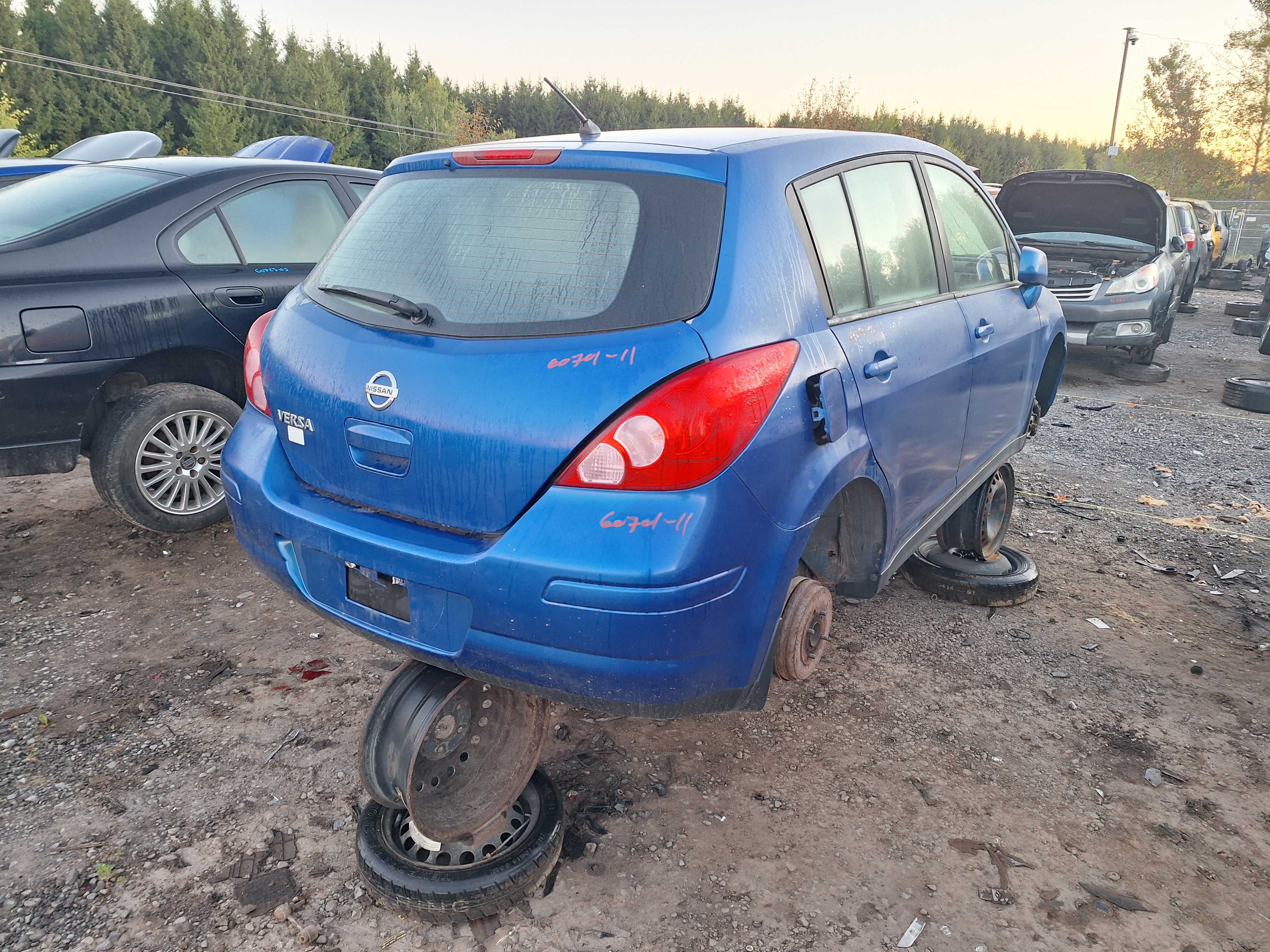NISSAN VERSA 2011