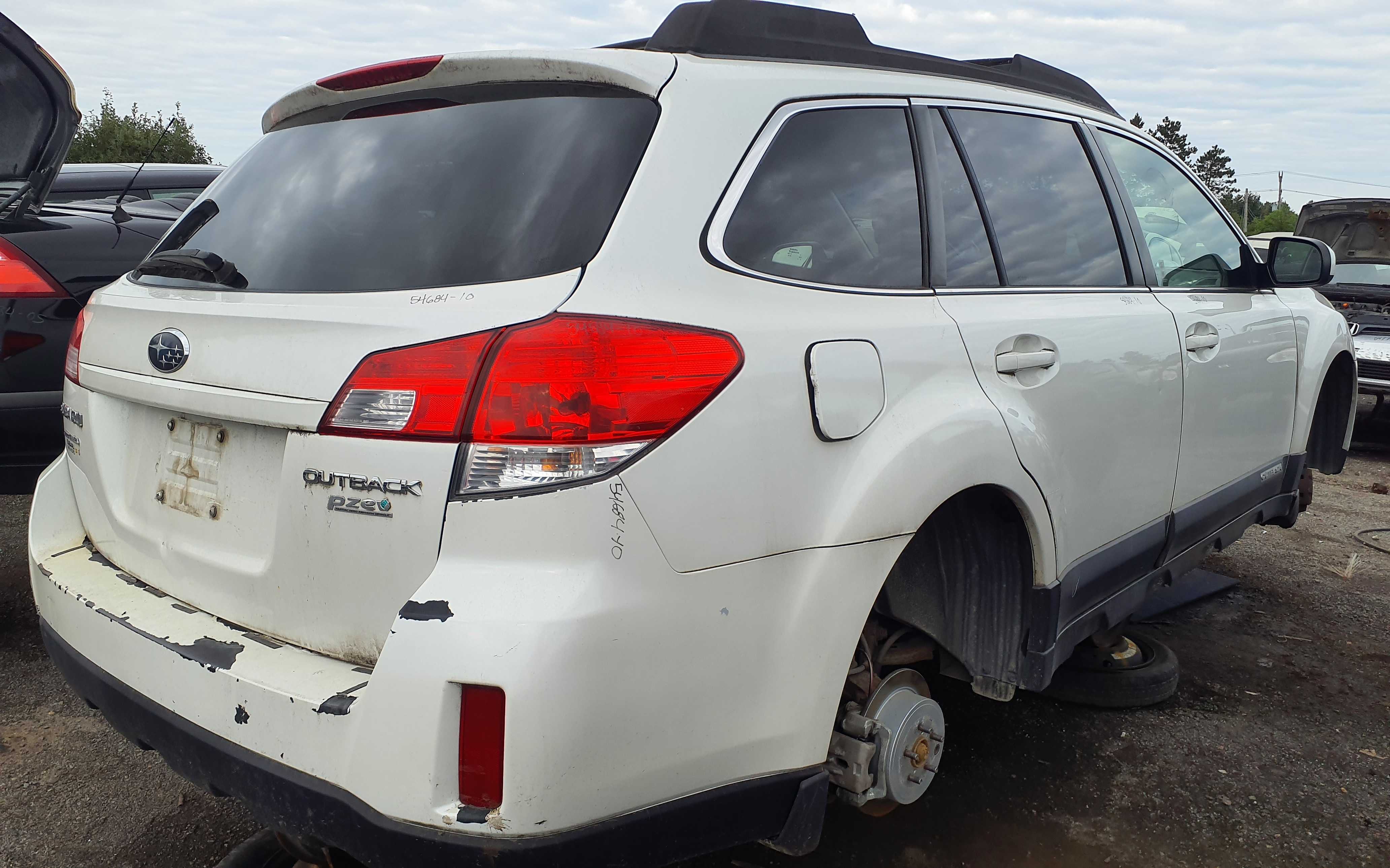 SUBARU OUTBACK 2010