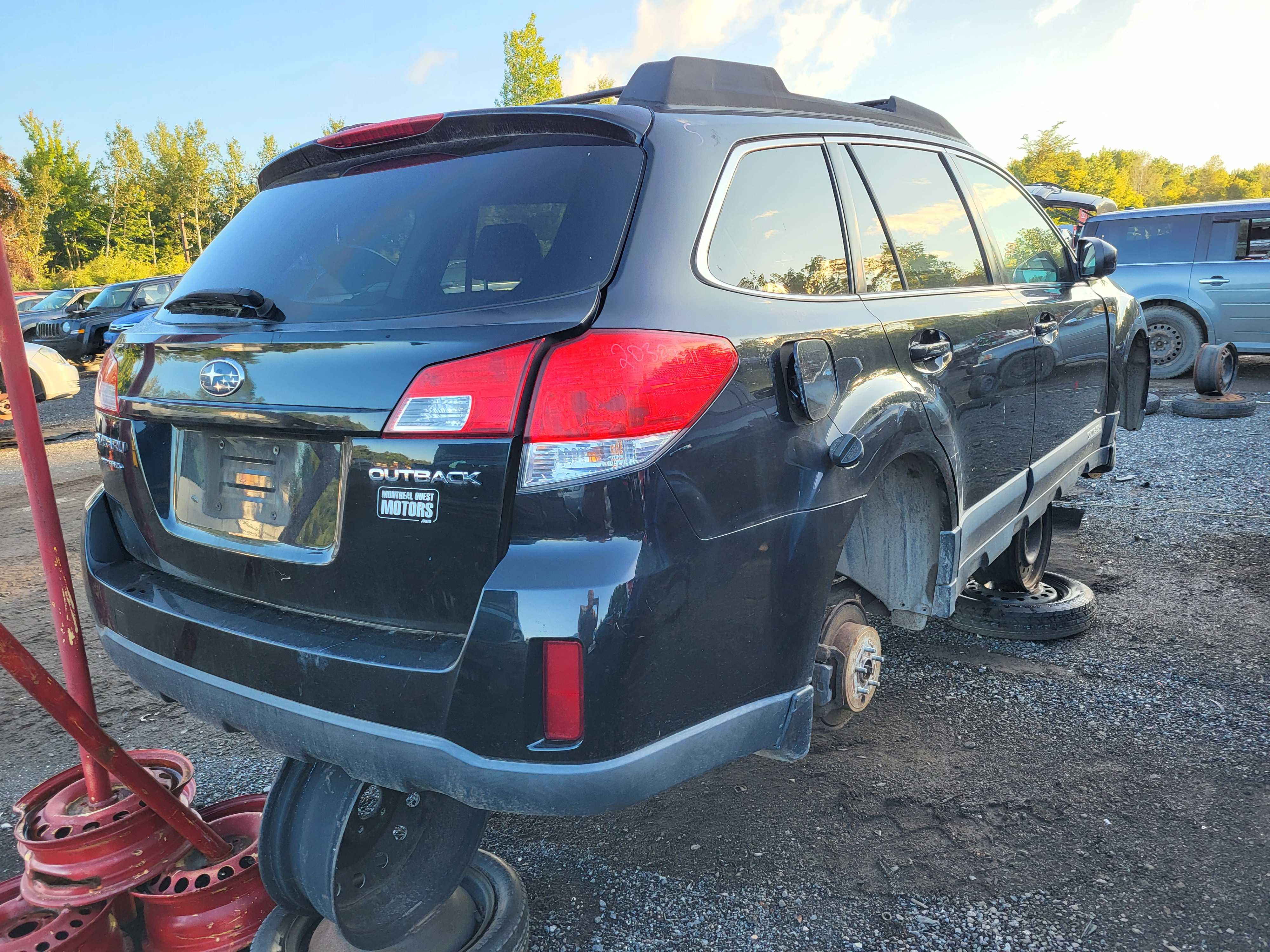 SUBARU OUTBACK 2011