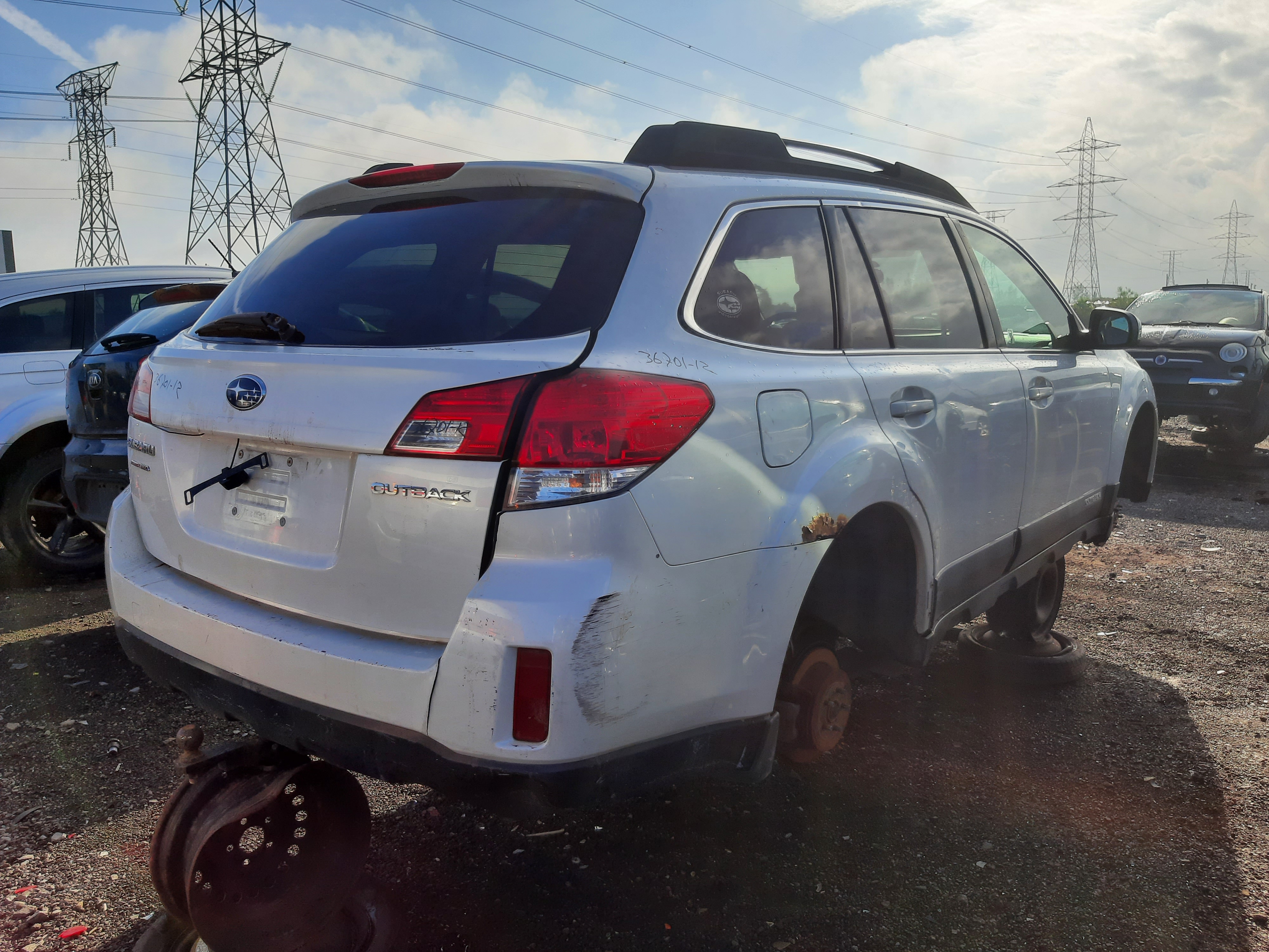 SUBARU OUTBACK 2012