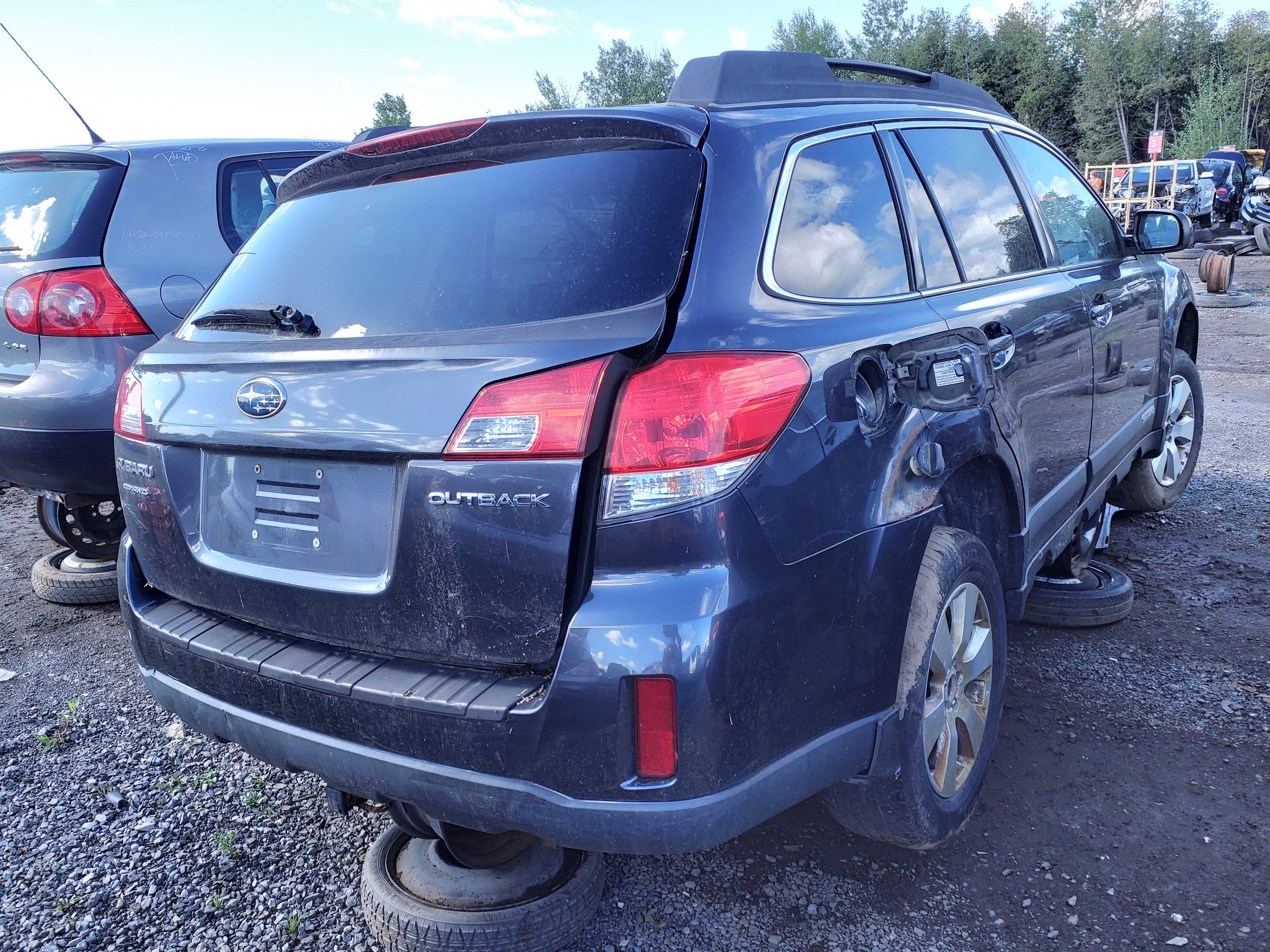 SUBARU OUTBACK 2012