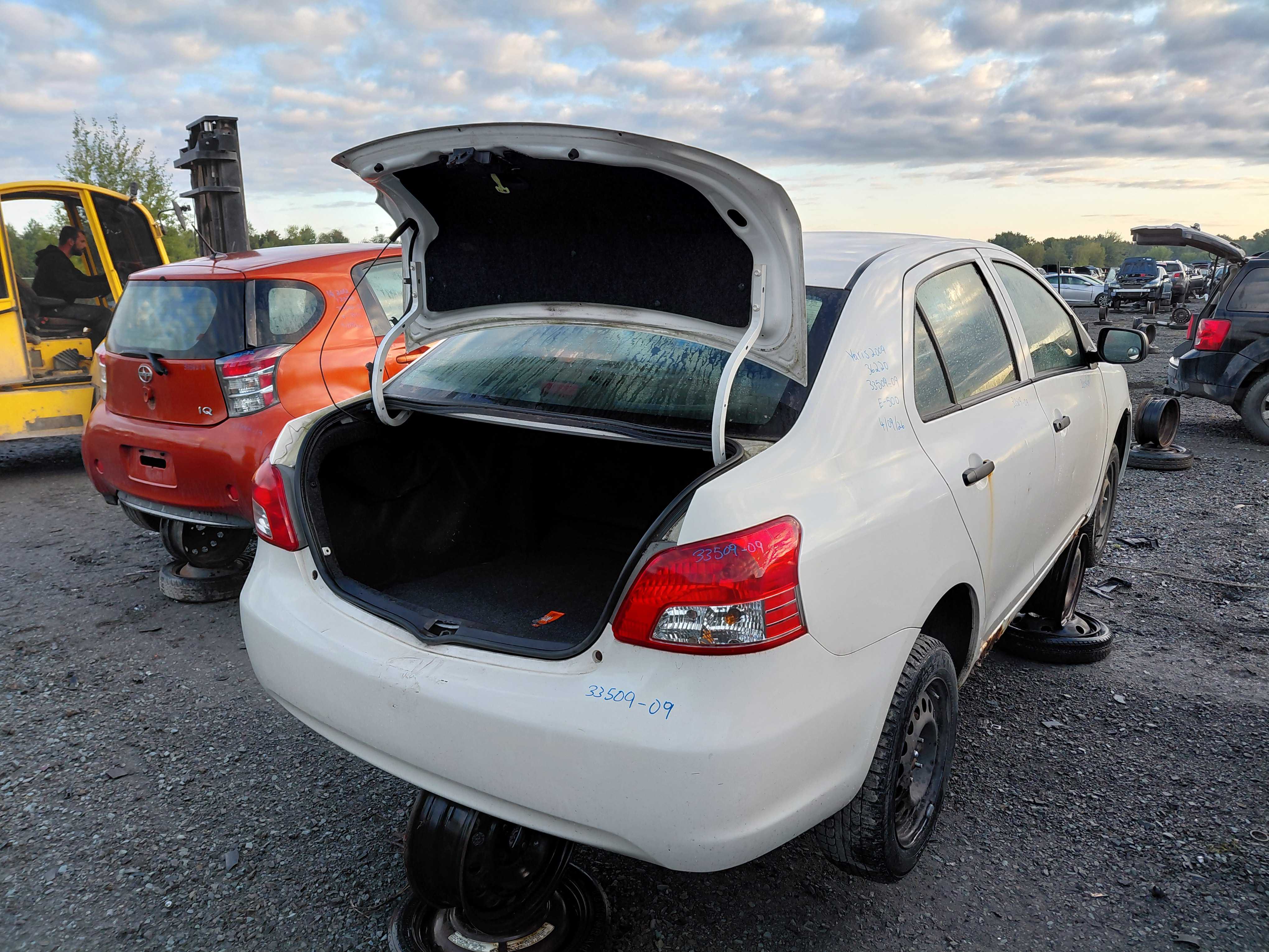 TOYOTA YARIS 2009