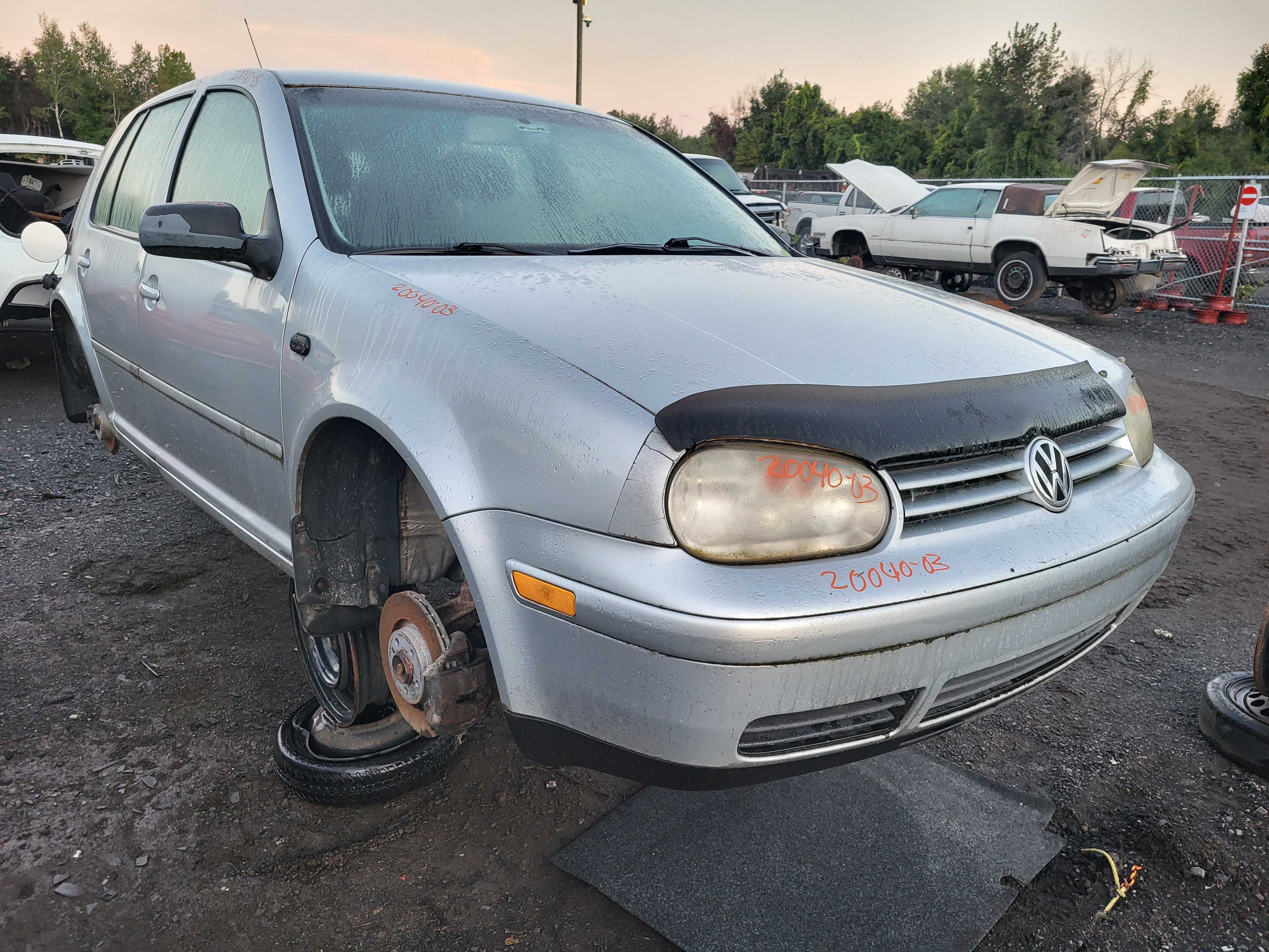 VOLKSWAGEN GOLF 2003