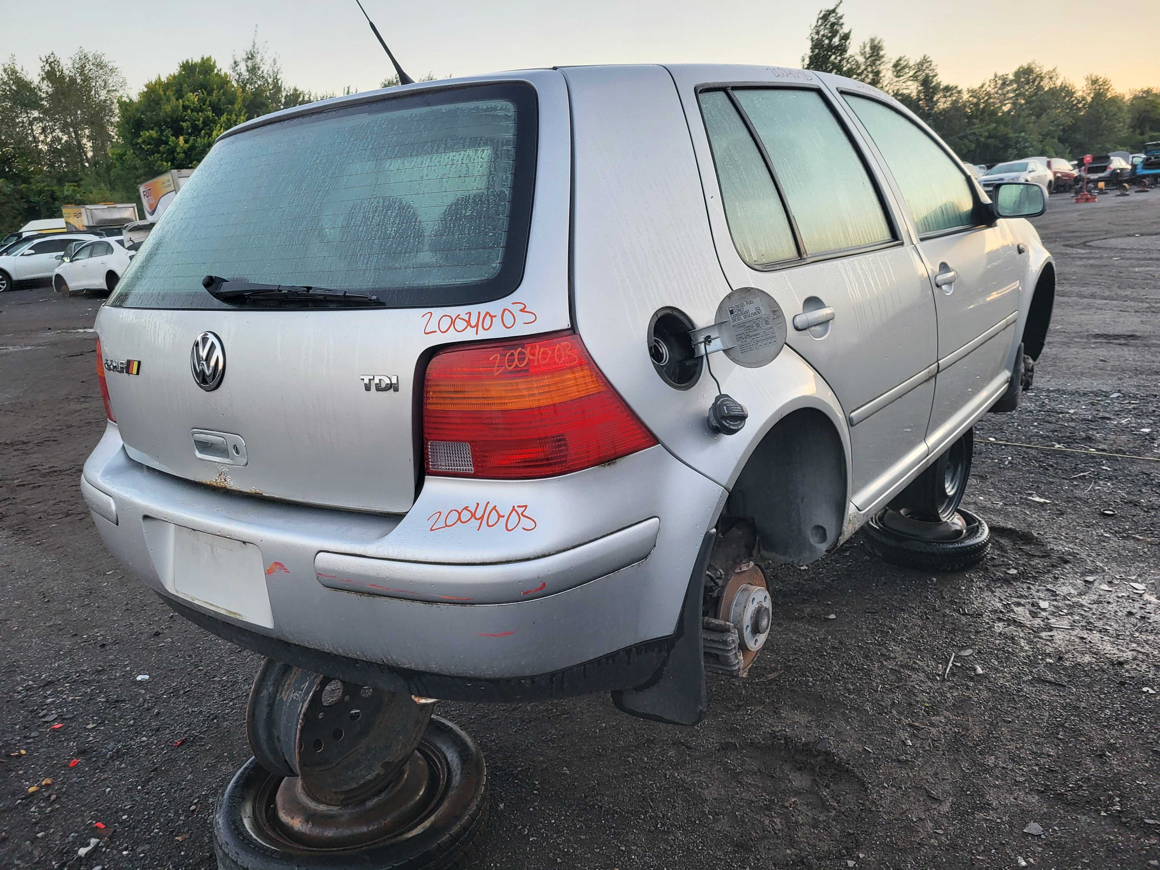 VOLKSWAGEN GOLF 2003