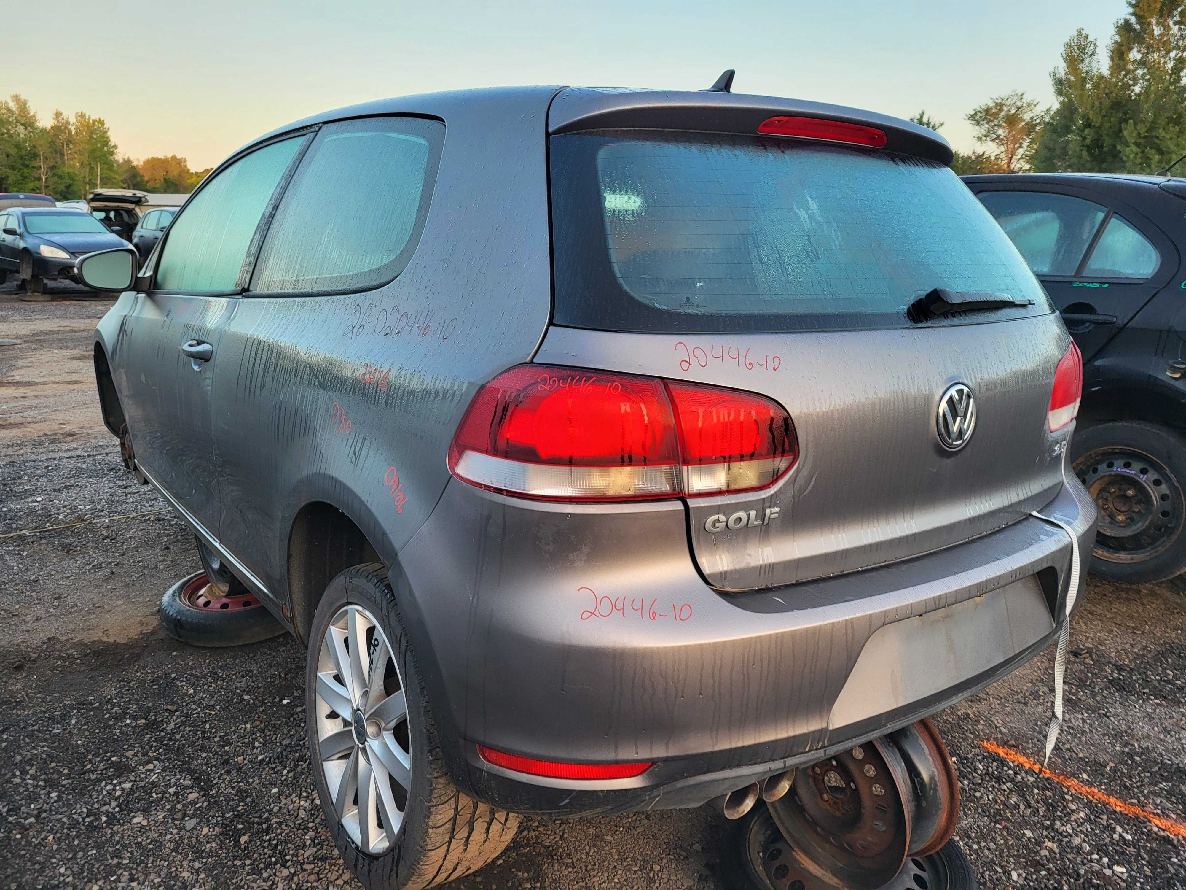 VOLKSWAGEN GOLF 2010