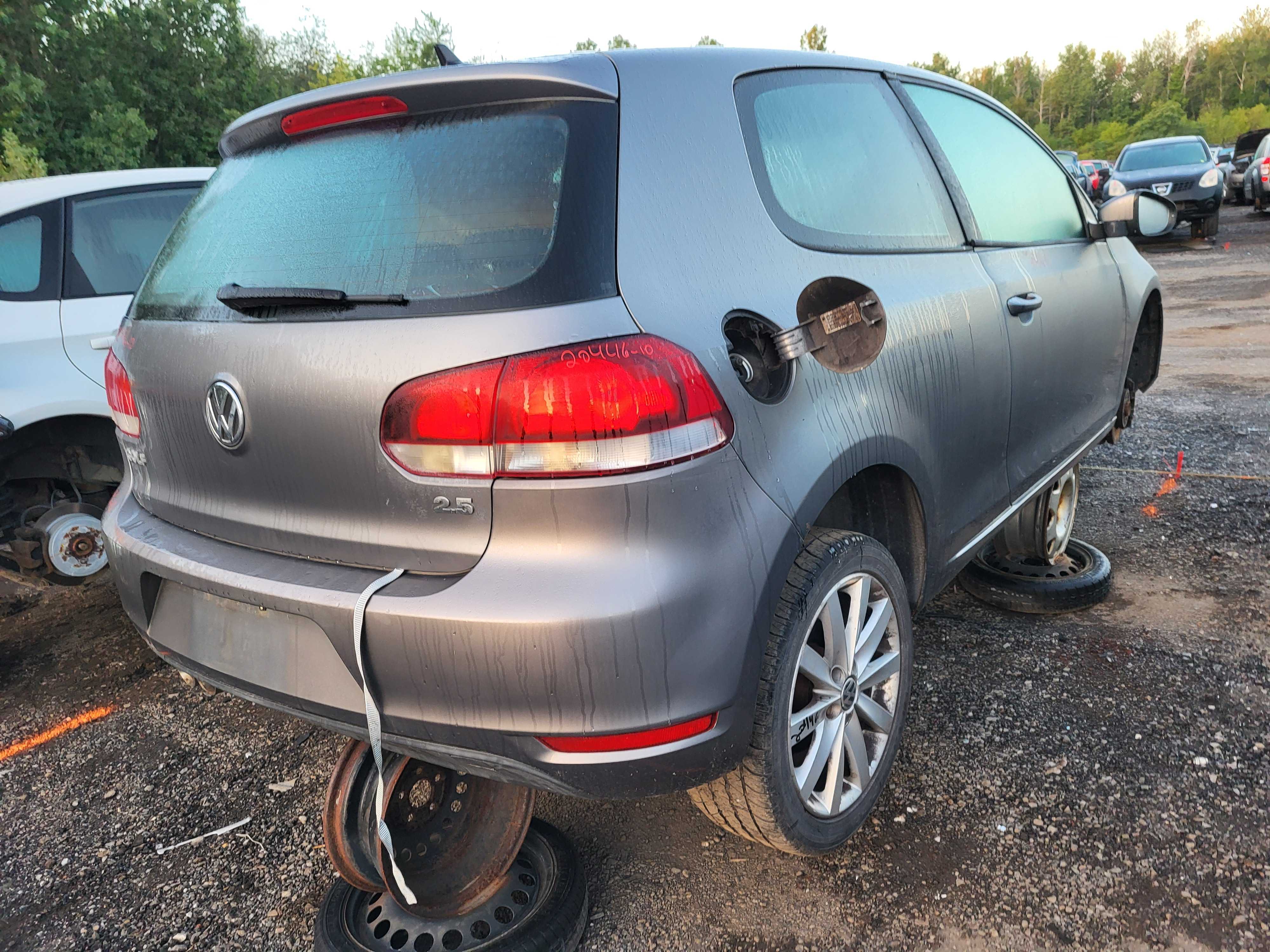 VOLKSWAGEN GOLF 2010