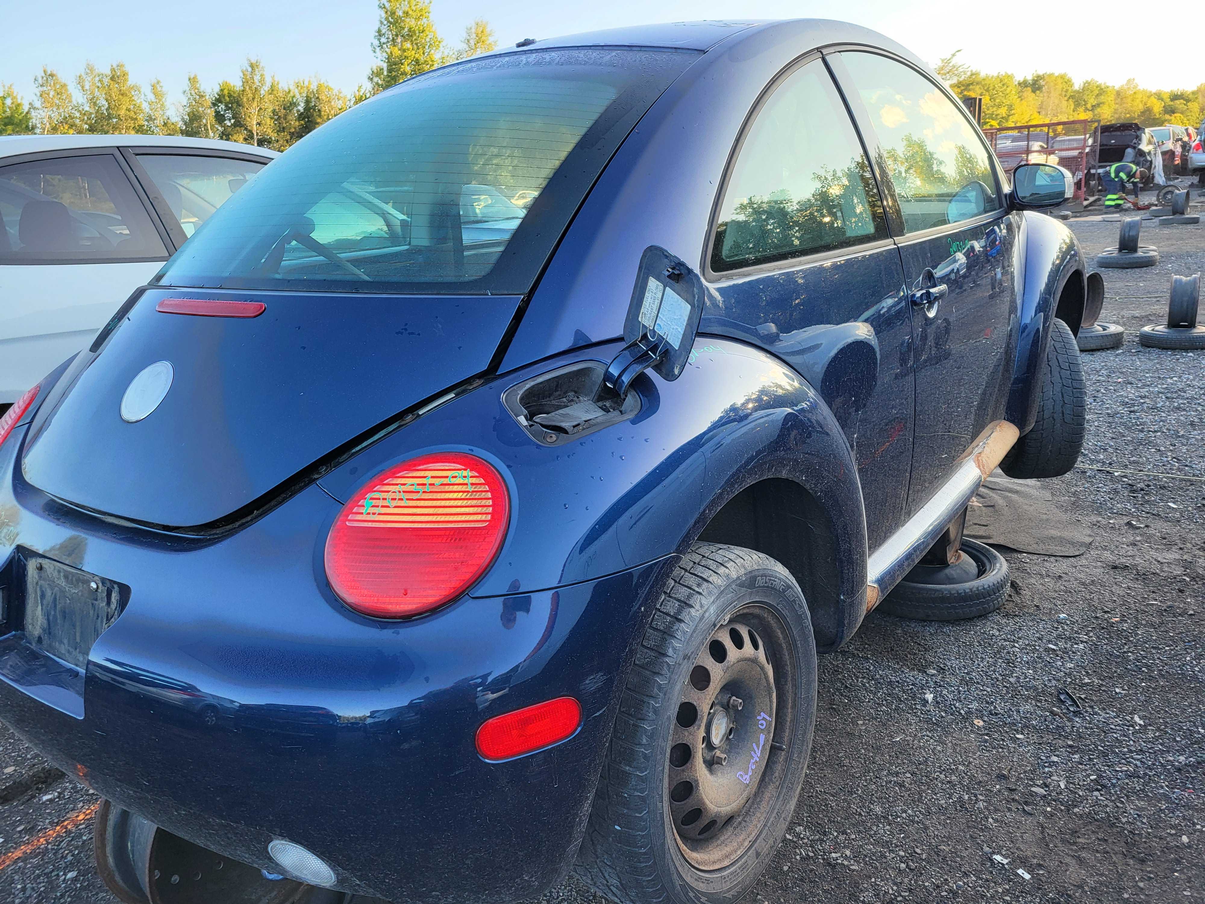 VOLKSWAGEN NEW BEETLE 2004