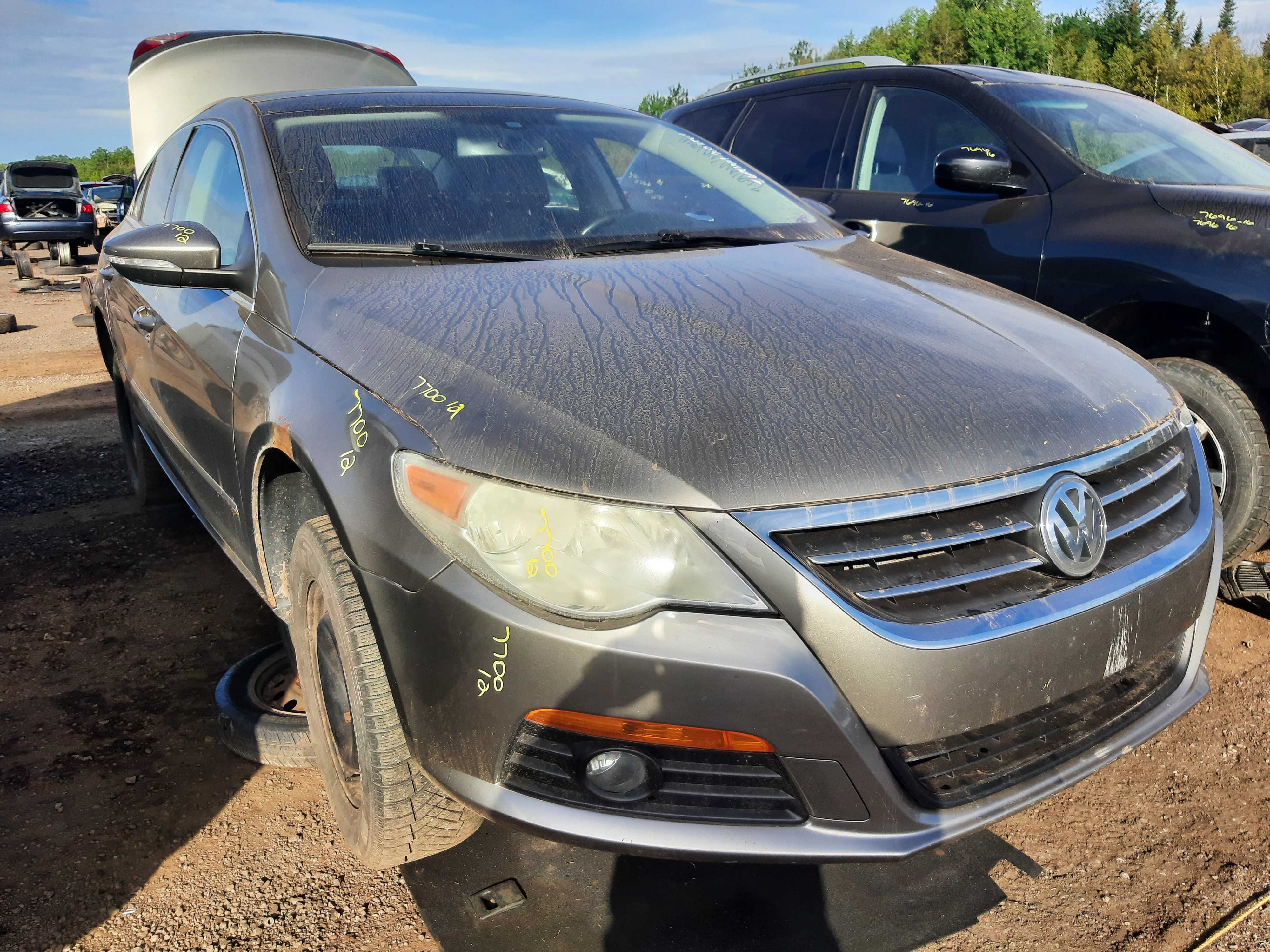 VOLKSWAGEN PASSAT 2012